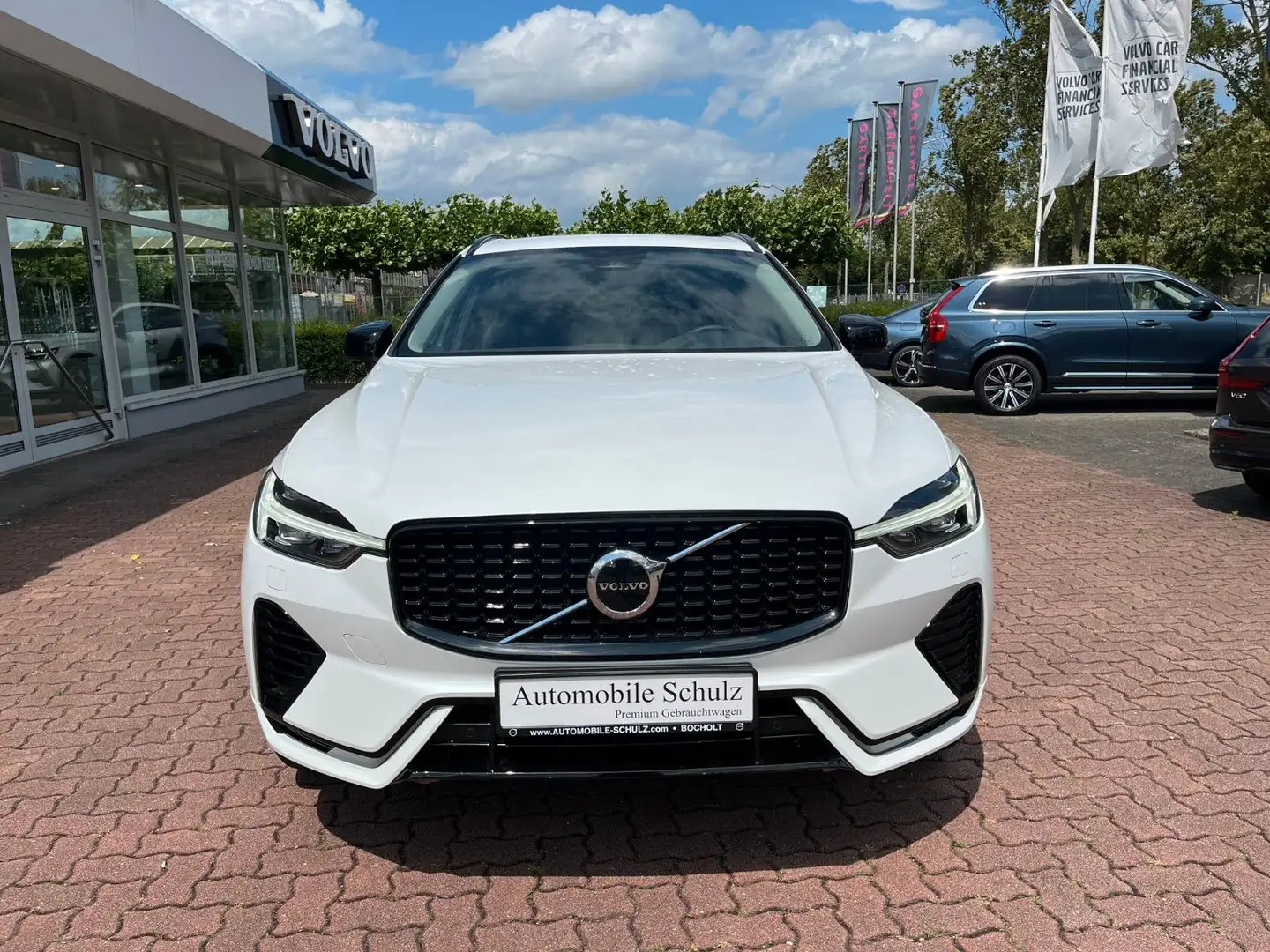 Volvo XC60 T6 Plug-in Hybrid AWD Plus Dark Auto Blanc - 2