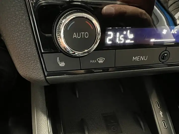 Škoda Kamiq 1.6 TDI Ambition 2020, foto 30
