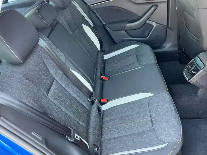 Škoda Kamiq 1.6 TDI Ambition 2020, foto 8