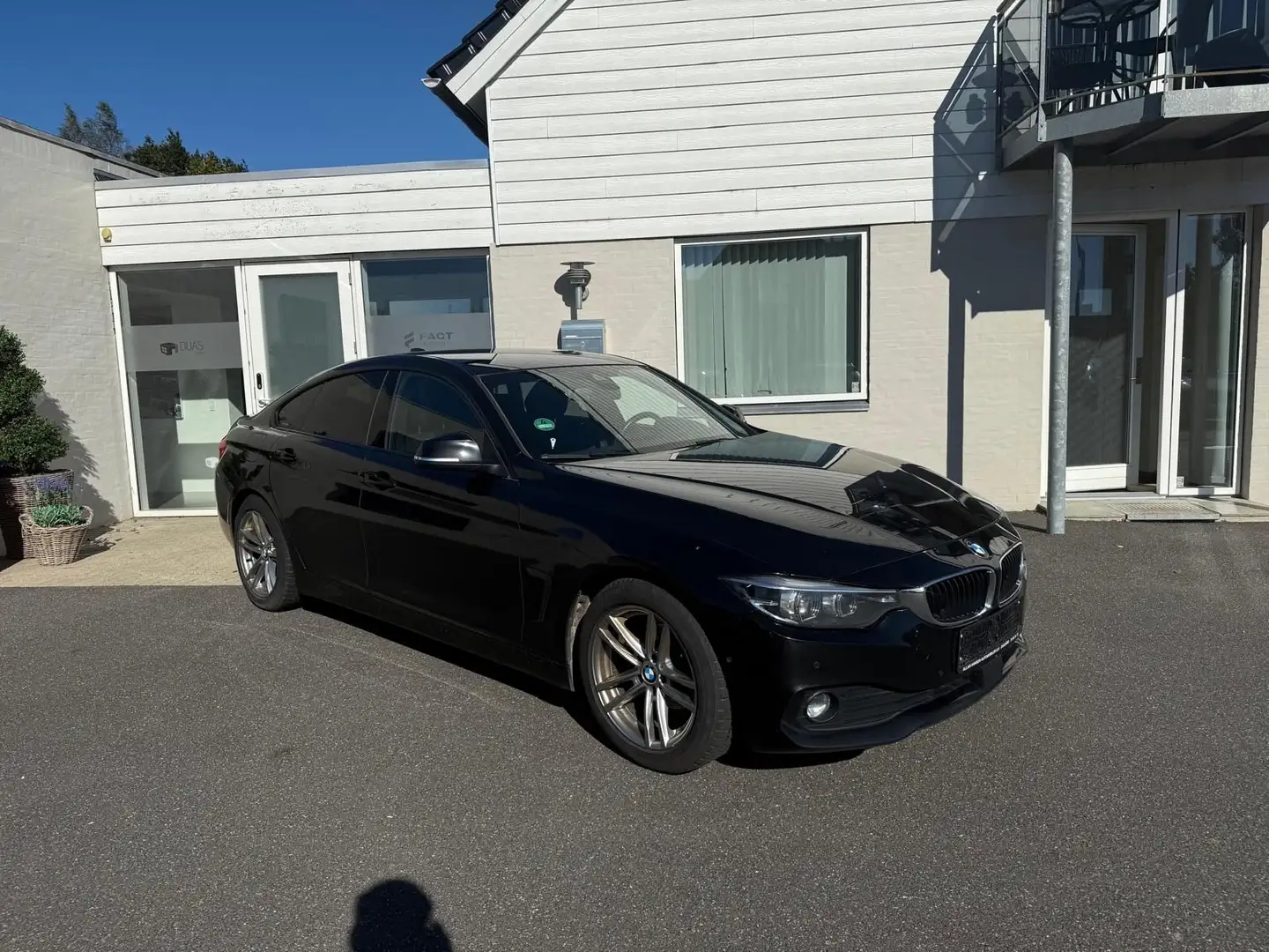 BMW 420 Baureihe 4 Gran Coupe 420 d Advantage Schwarz - 1