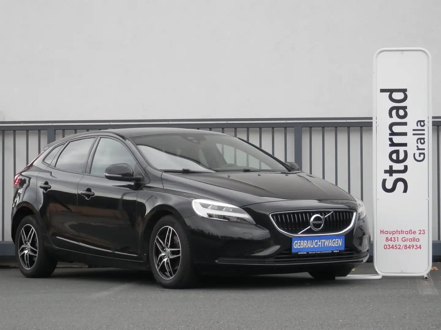 Volvo V40 V40 D2 Kinetic Schwarz - 2