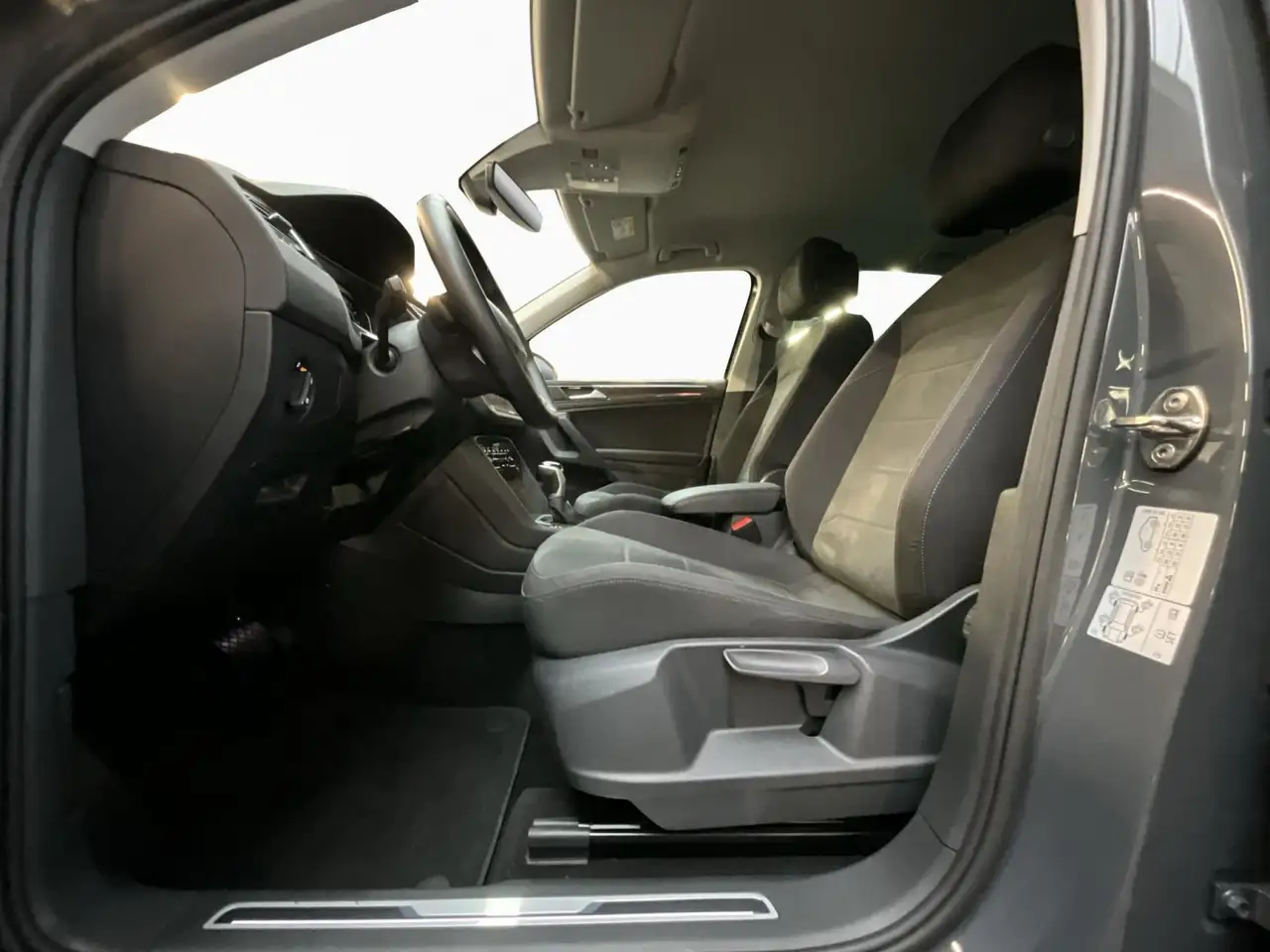 Volkswagen Tiguan Elegance+DSG+Led+Navi+DAB, миниатюра 9