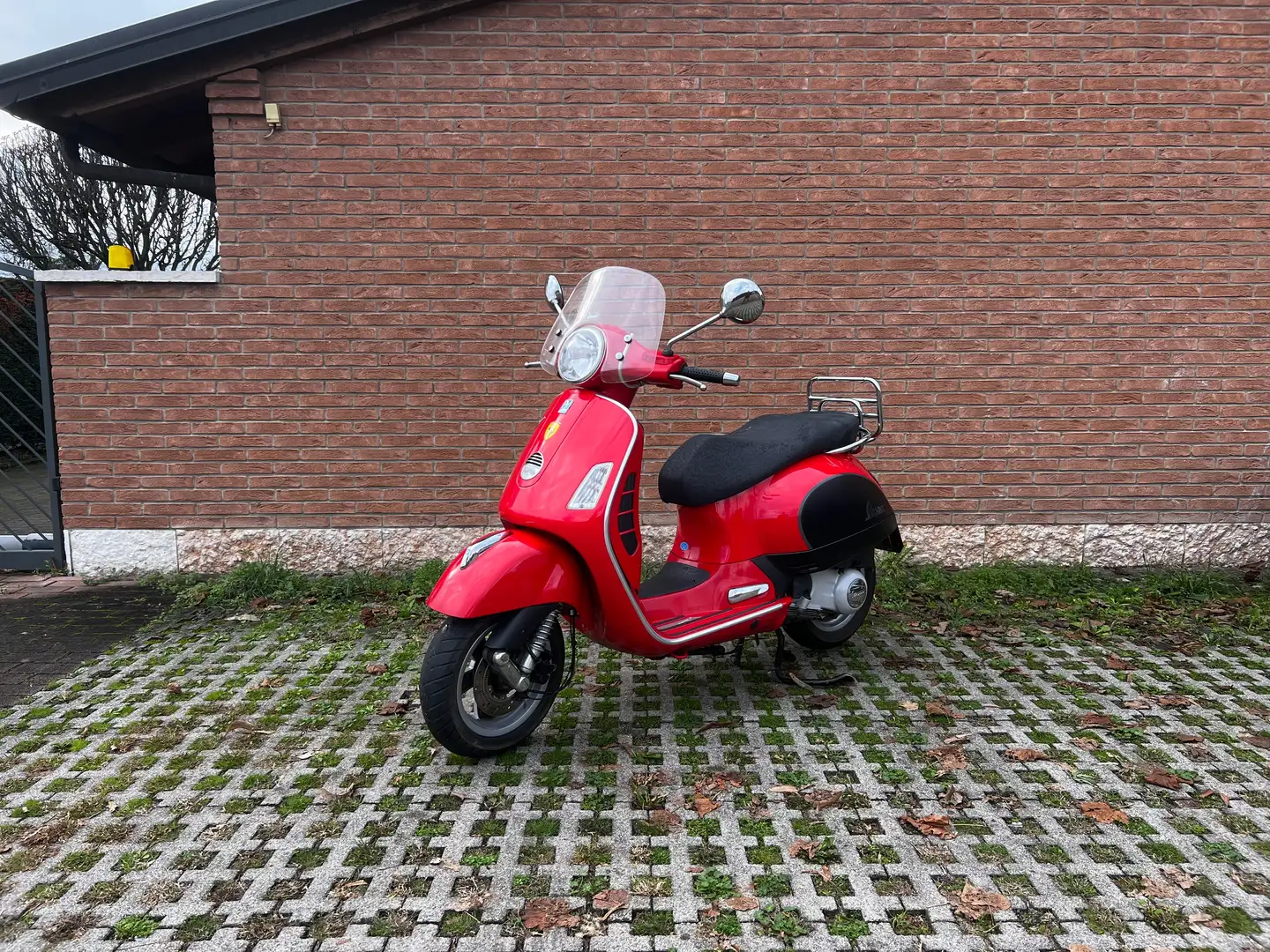 Vespa GTS 250 ABS Rojo - 1