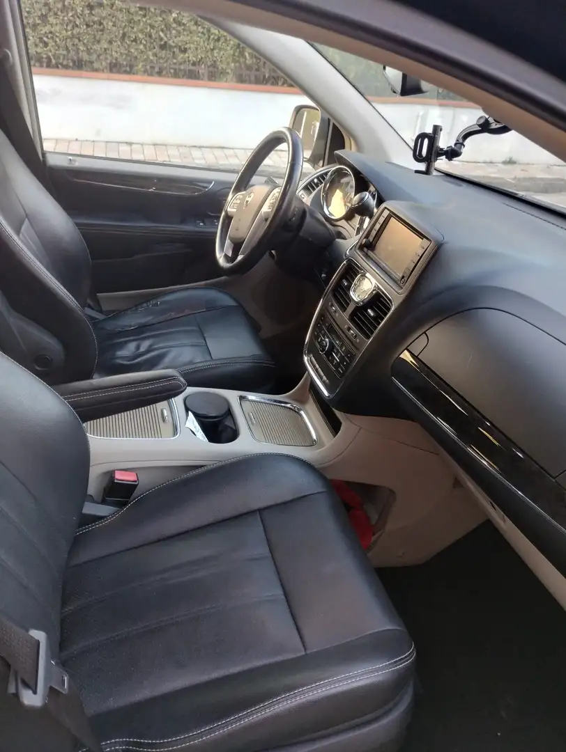 Lancia Voyager 2.8L Gold 163cv auto - 2