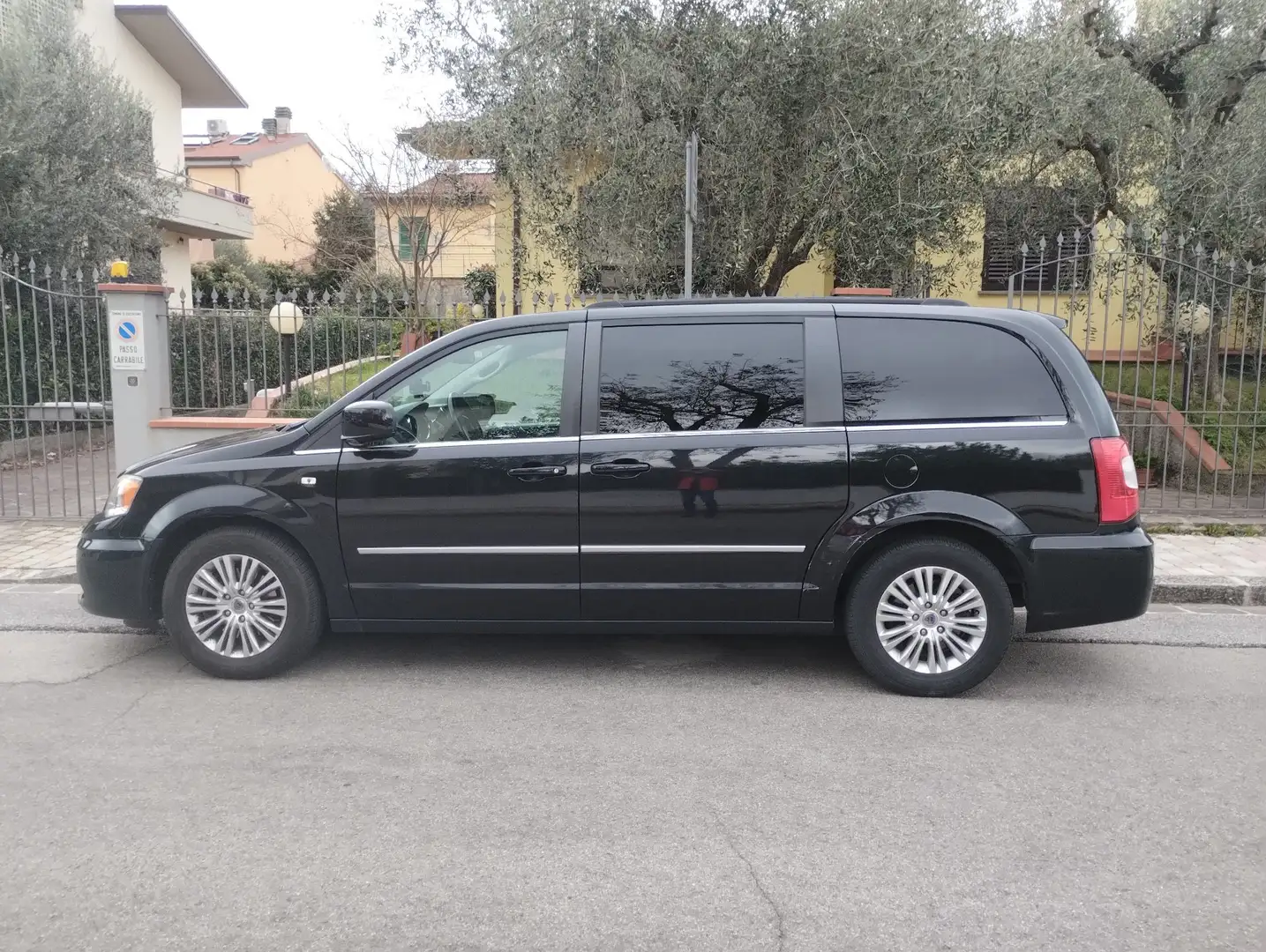 Lancia Voyager 2.8L Gold 163cv auto - 2