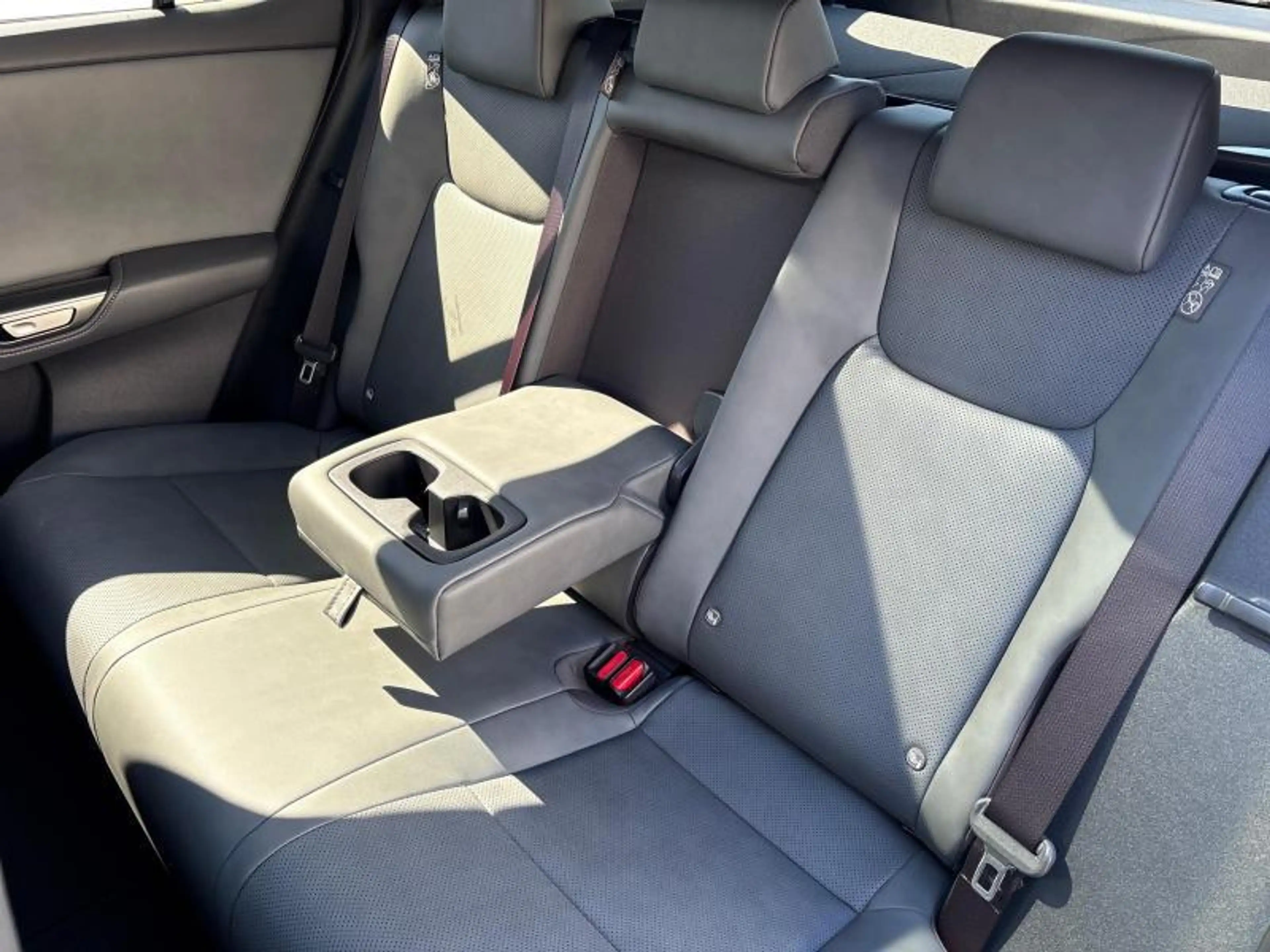 Lexus RZ Executive Line — photo 10