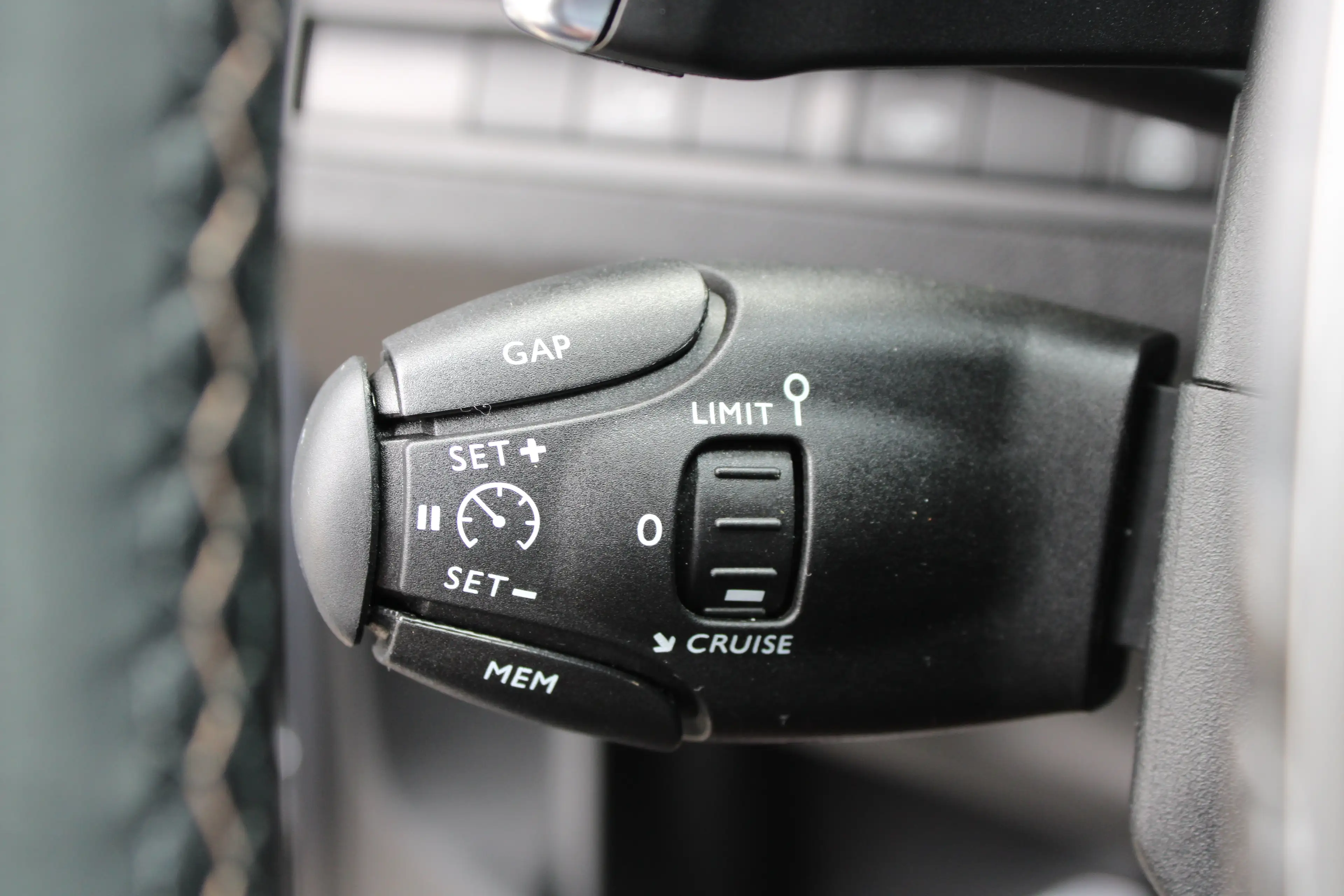 Peugeot 5008 1.6 PureTech 180pk EAT8 GT-Line | Panorama/schuifd — photo 24