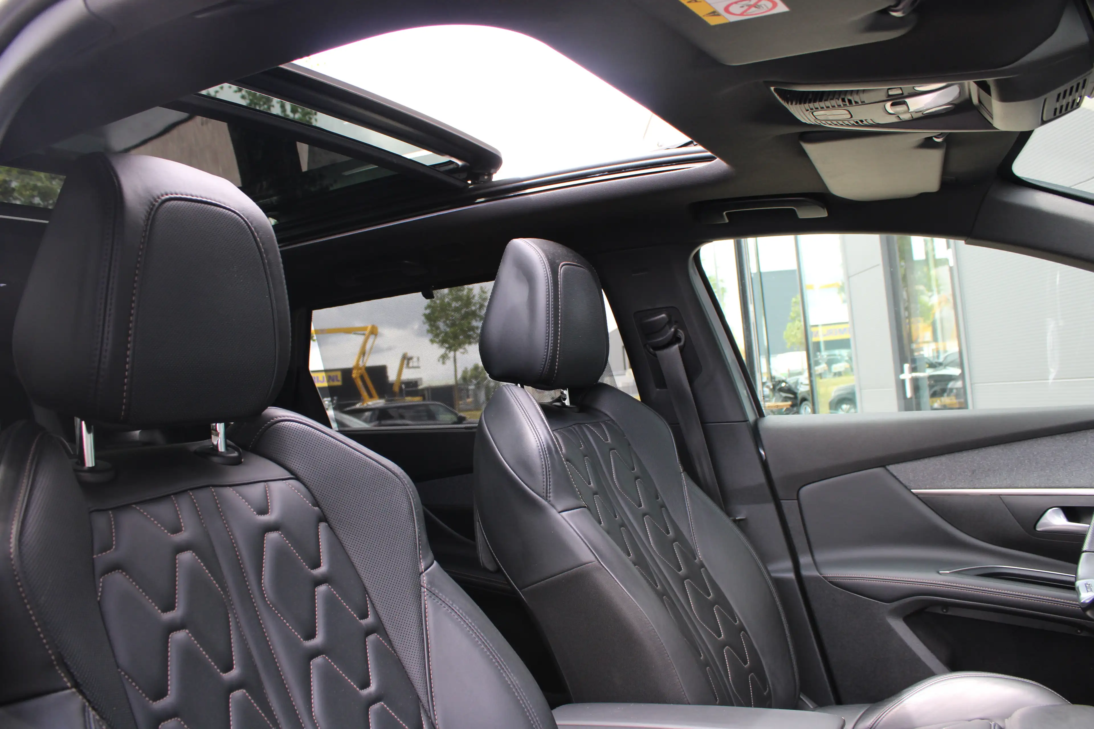 Peugeot 5008 1.6 PureTech 180pk EAT8 GT-Line | Panorama/schuifd — photo 4
