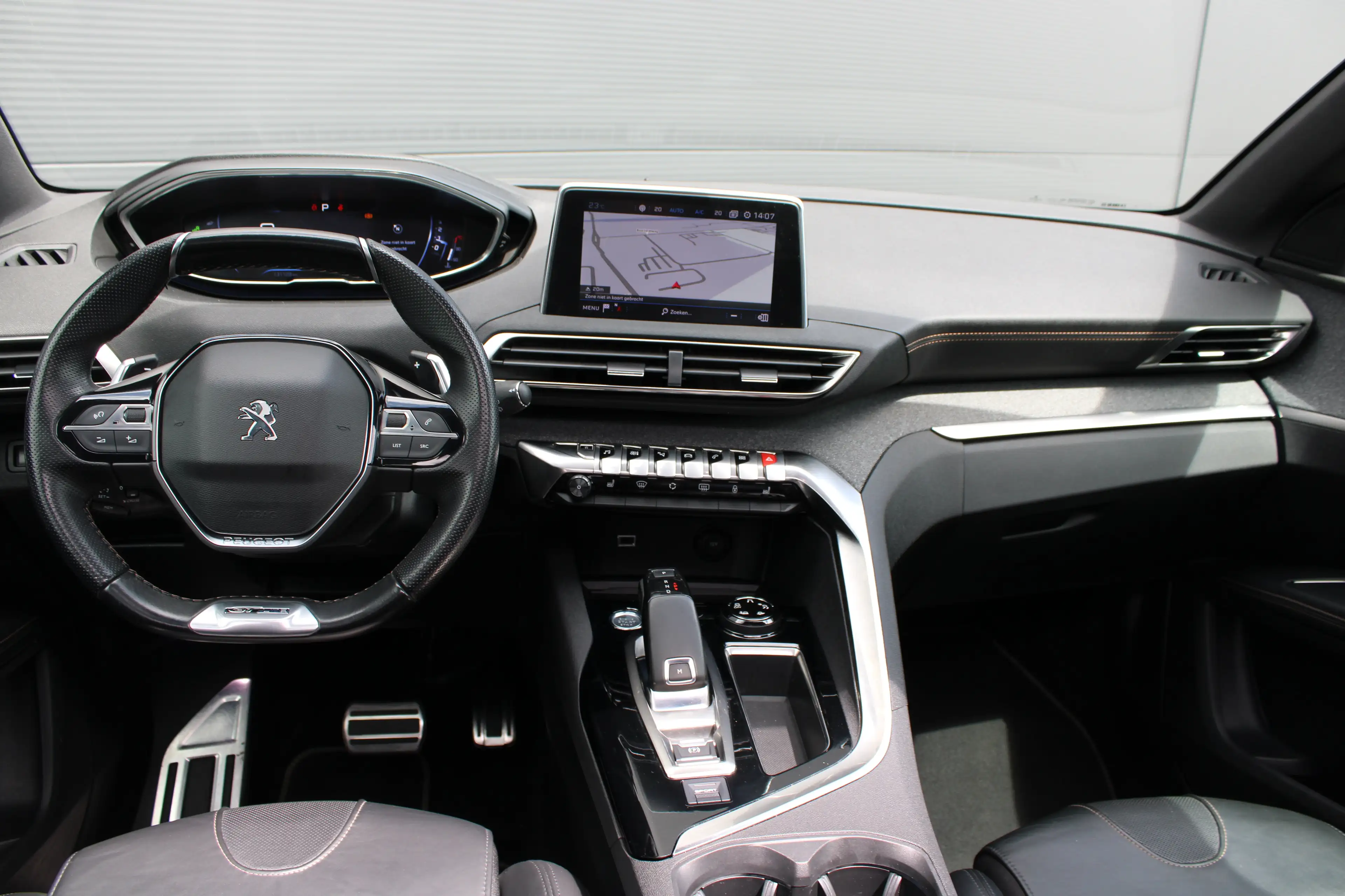 Peugeot 5008 1.6 PureTech 180pk EAT8 GT-Line | Panorama/schuifd — photo 18