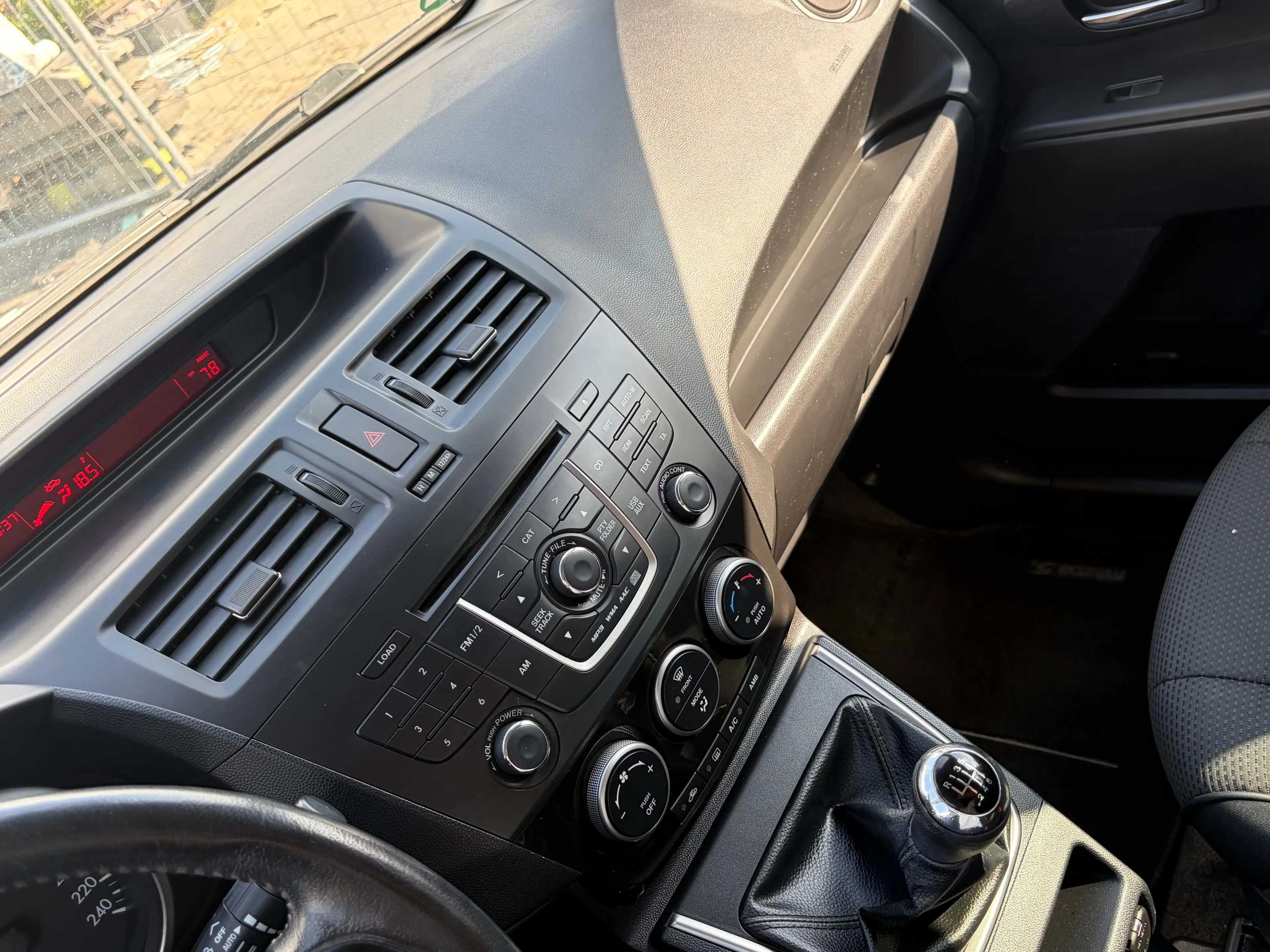 Mazda 5 7.Sitze*HU/AU Neu*SHZ*Temp.*USB*AUX*PDC — photo 13