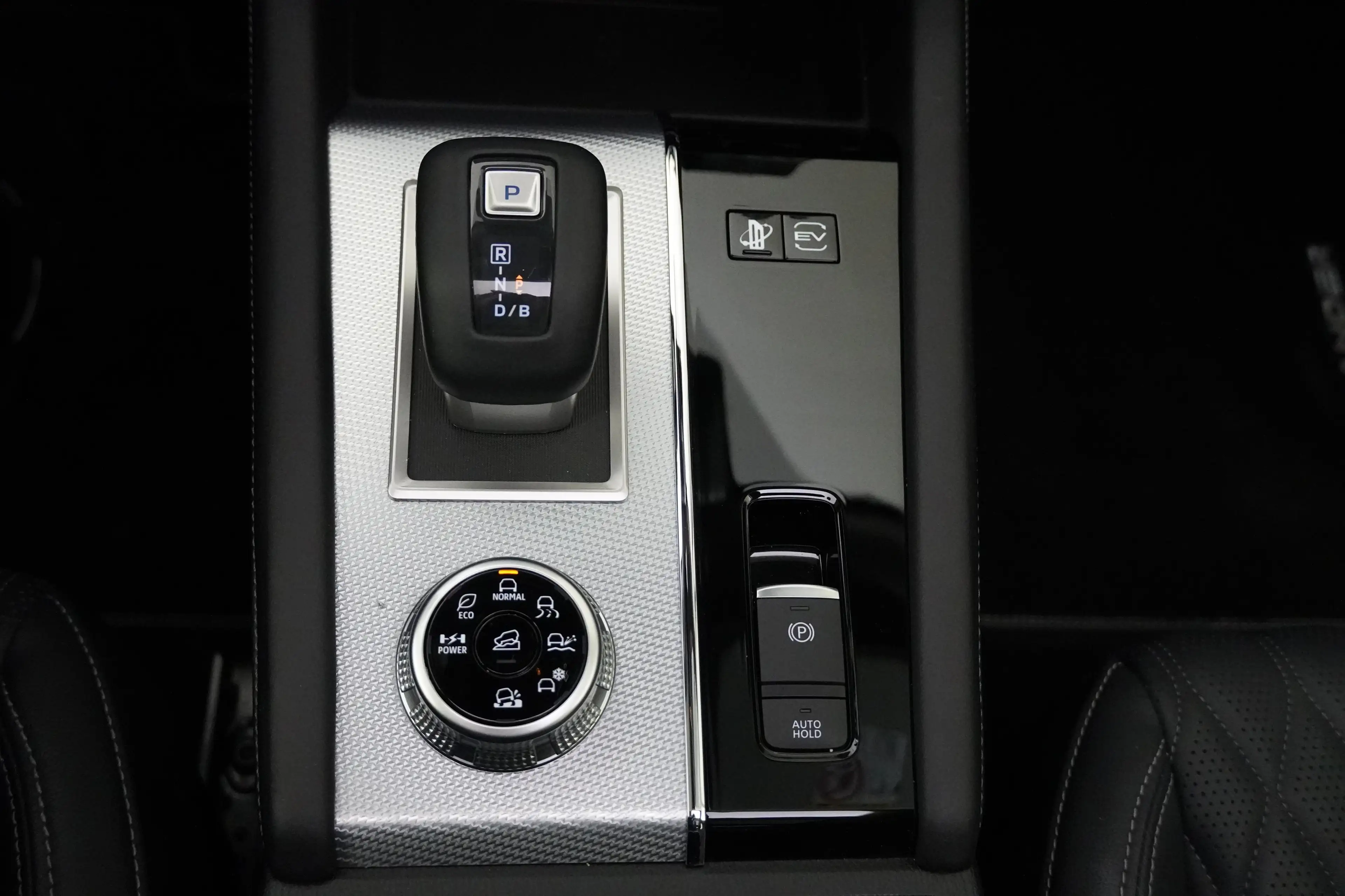 Mitsubishi Outlander PHEV (10.09.2024-) Outlander 2,4 PHEV S-A WC Diamo — photo 18