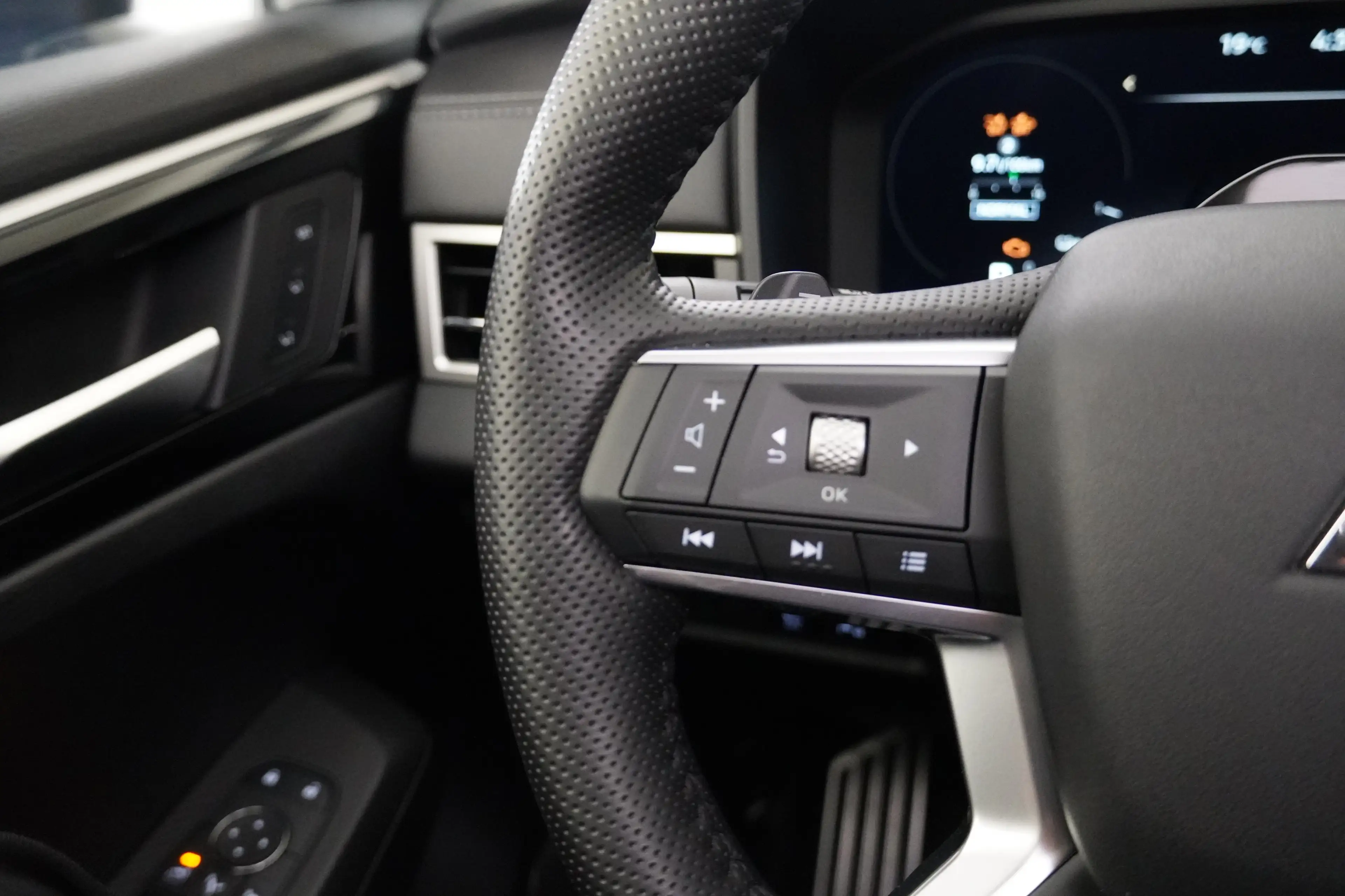 Mitsubishi Outlander PHEV (10.09.2024-) Outlander 2,4 PHEV S-A WC Diamo — photo 13