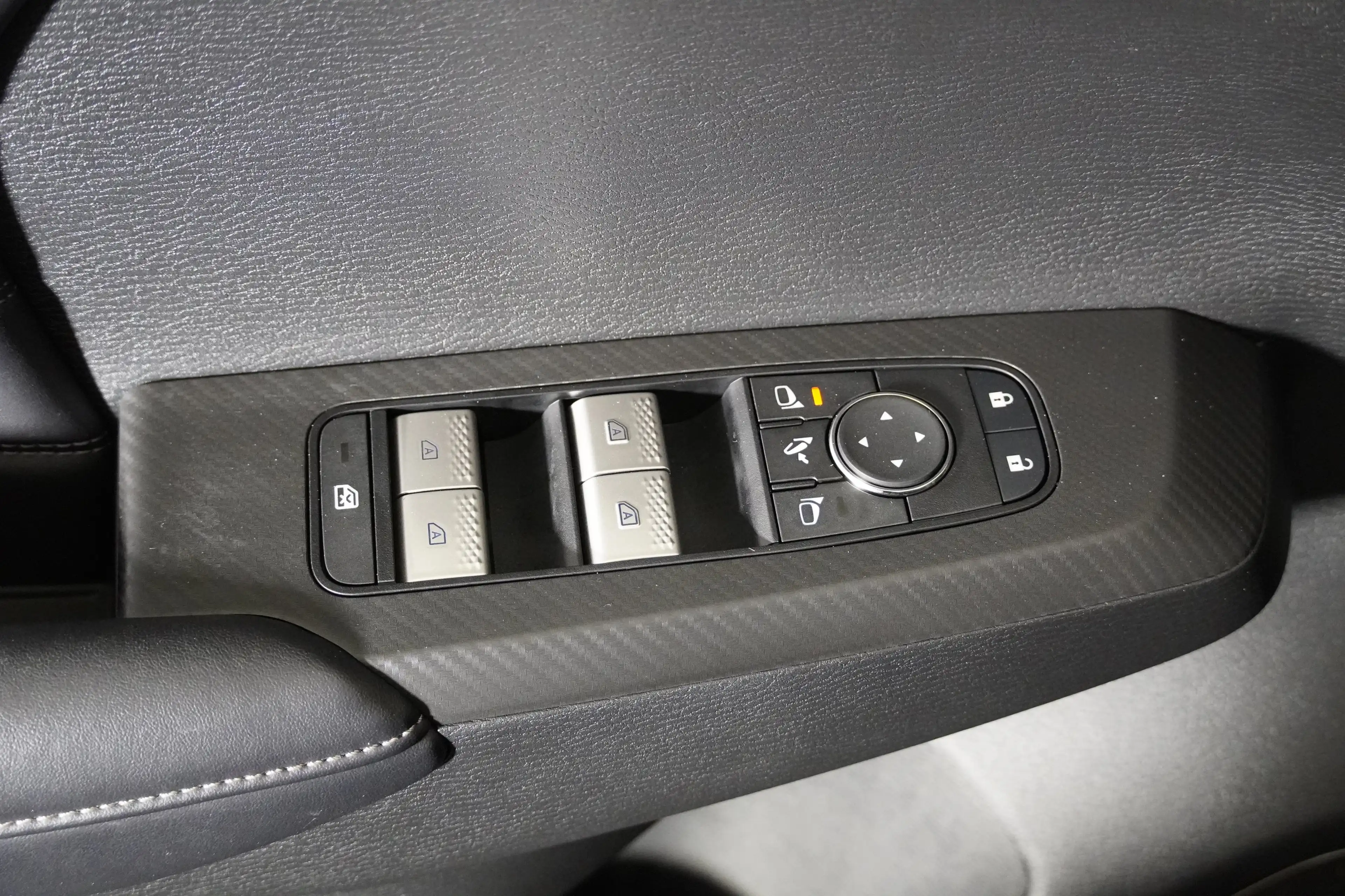 Mitsubishi Outlander PHEV (10.09.2024-) Outlander 2,4 PHEV S-A WC Diamo — photo 7
