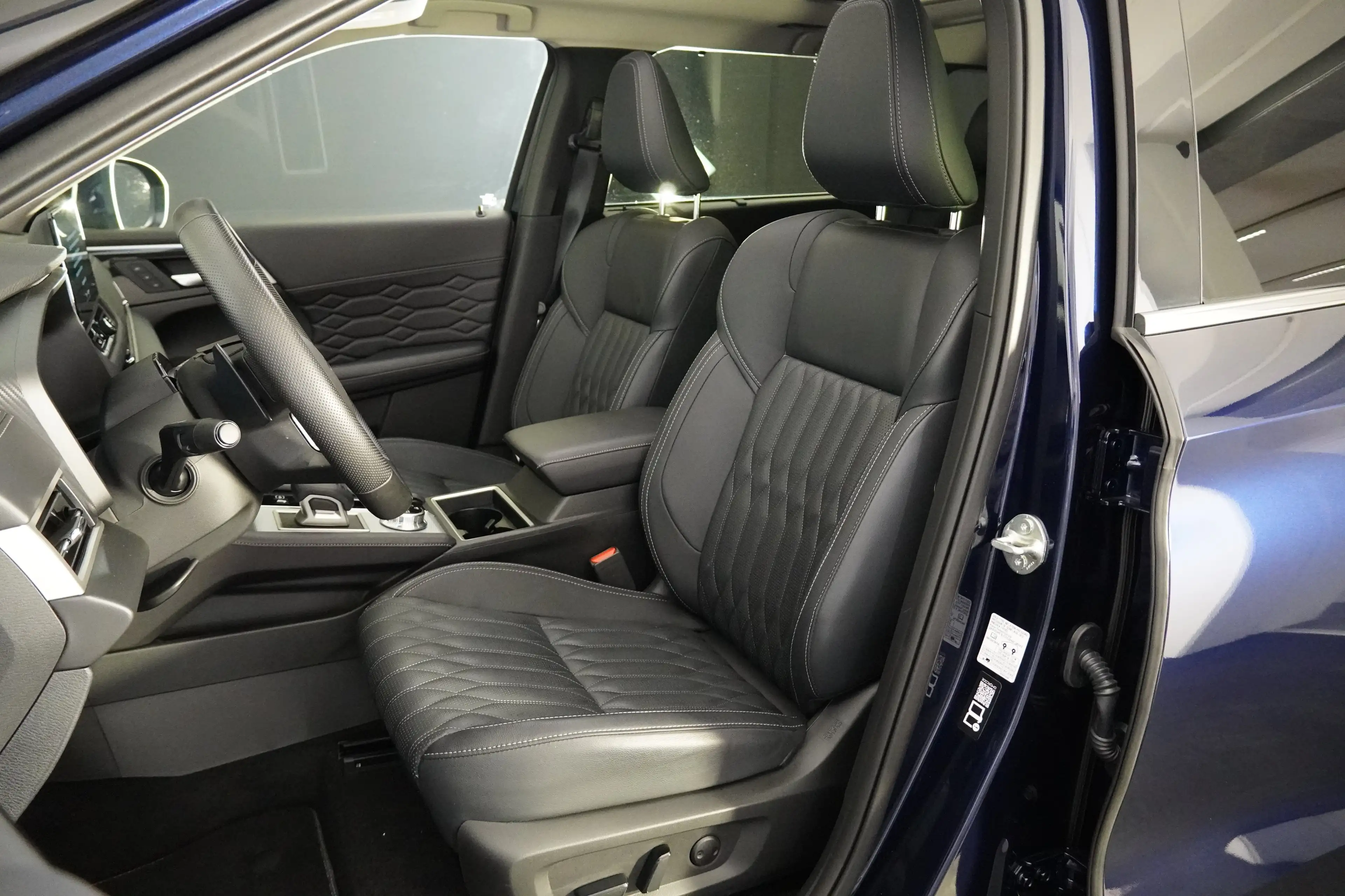 Mitsubishi Outlander PHEV (10.09.2024-) Outlander 2,4 PHEV S-A WC Diamo — photo 8