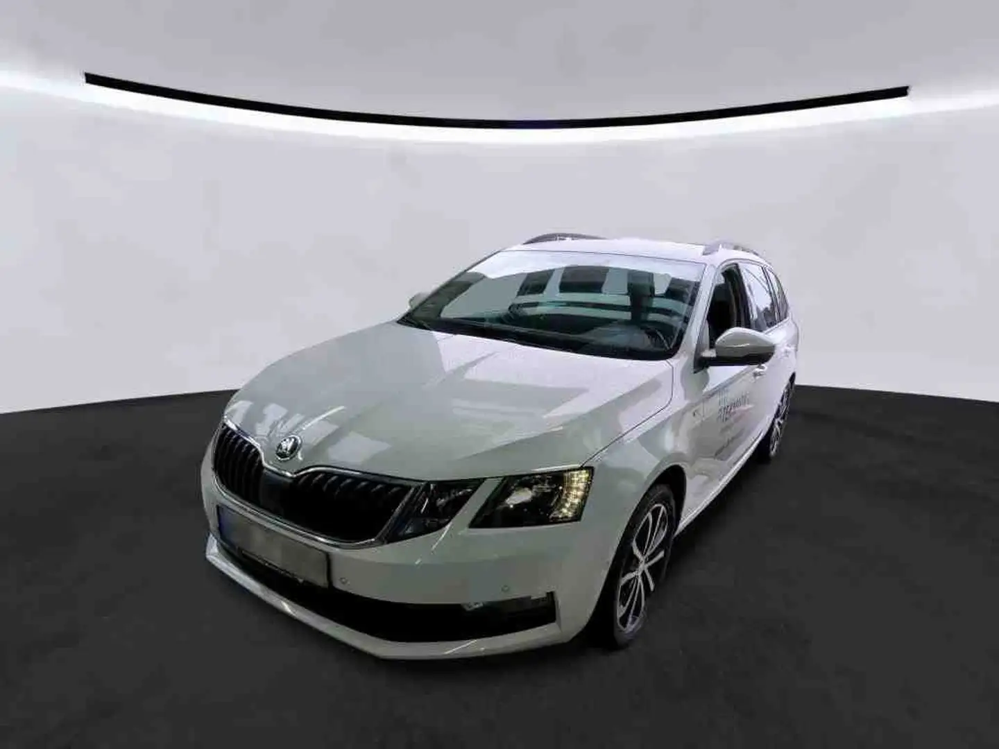 Skoda Octavia Combi 1.5 TSI TOUR +AHK +RKAM +NAVI +SHZ +17" +AP Weiß - 2