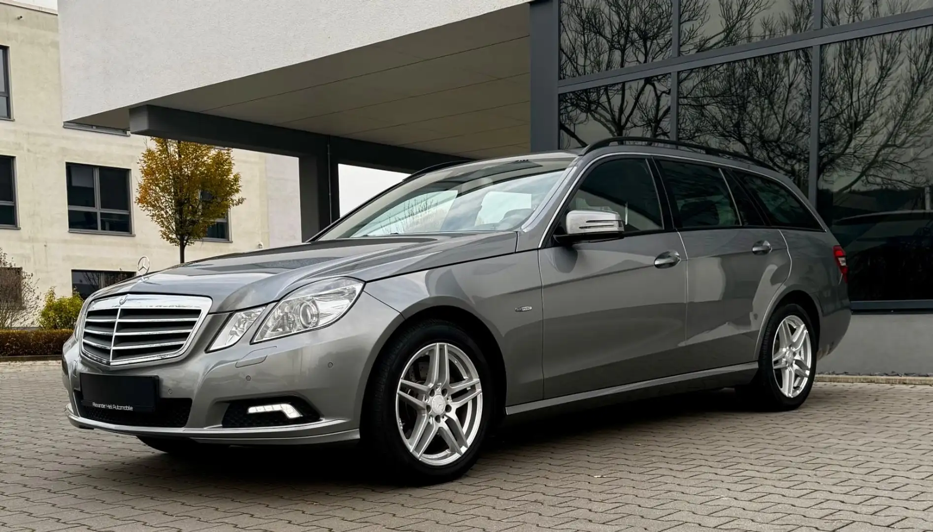 Mercedes-Benz E 350 CDI T-Modell*AUTOM*AHK*SHZ*MIT GARANTIE! Silber - 1