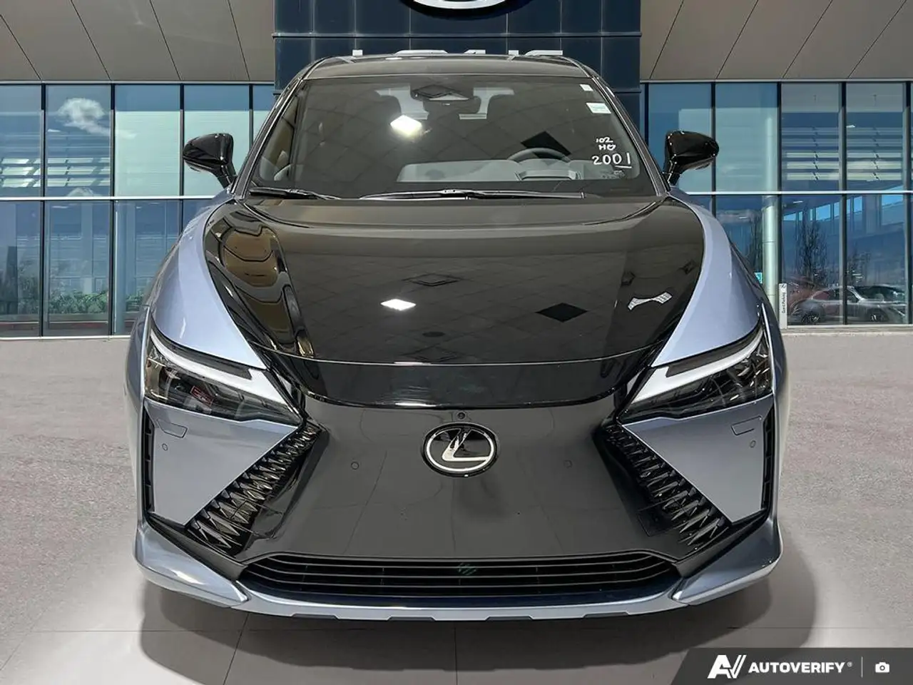 Lexus RZ снимка Lexus RZ