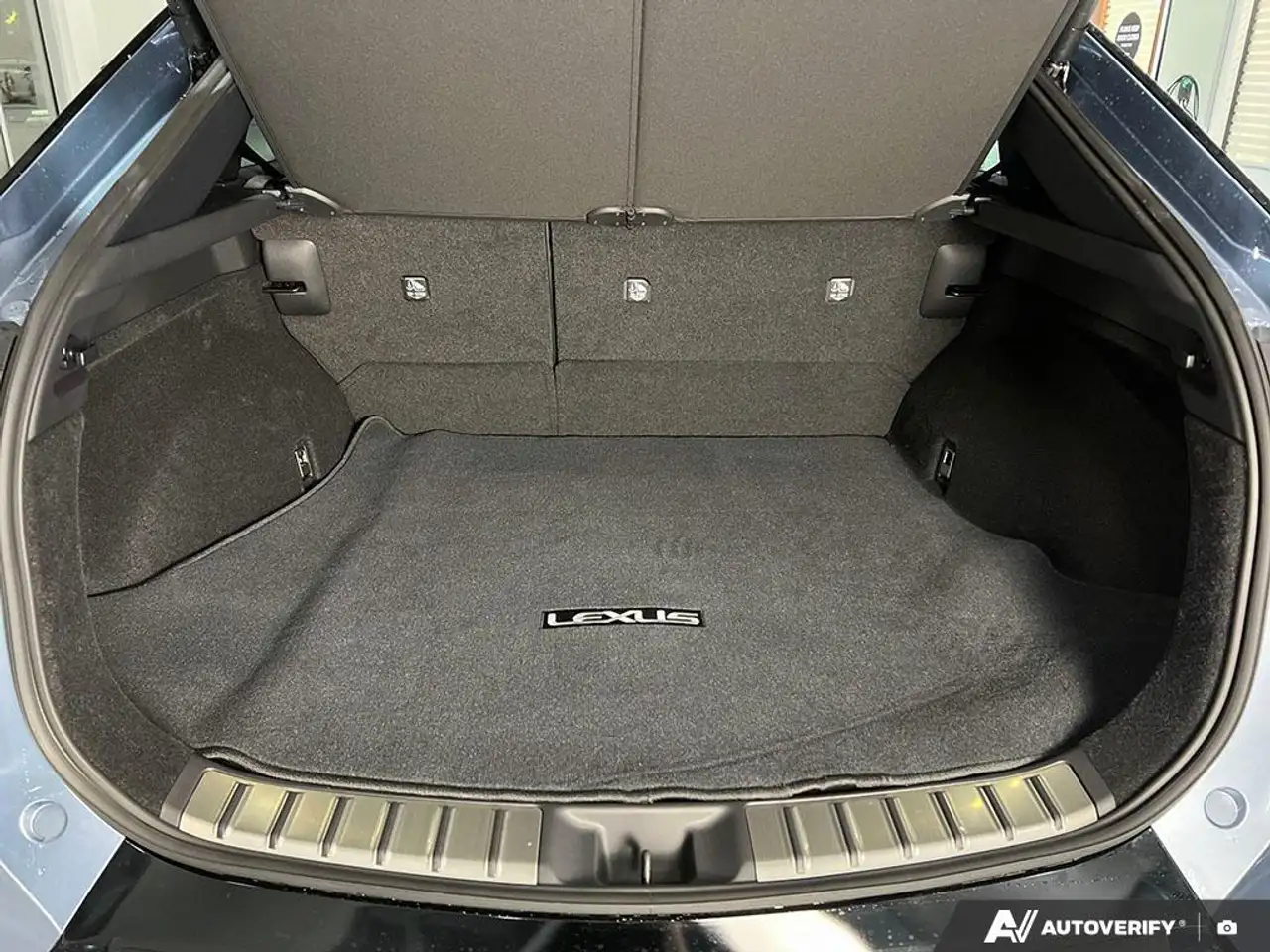 Lexus RZ снимка Lexus RZ