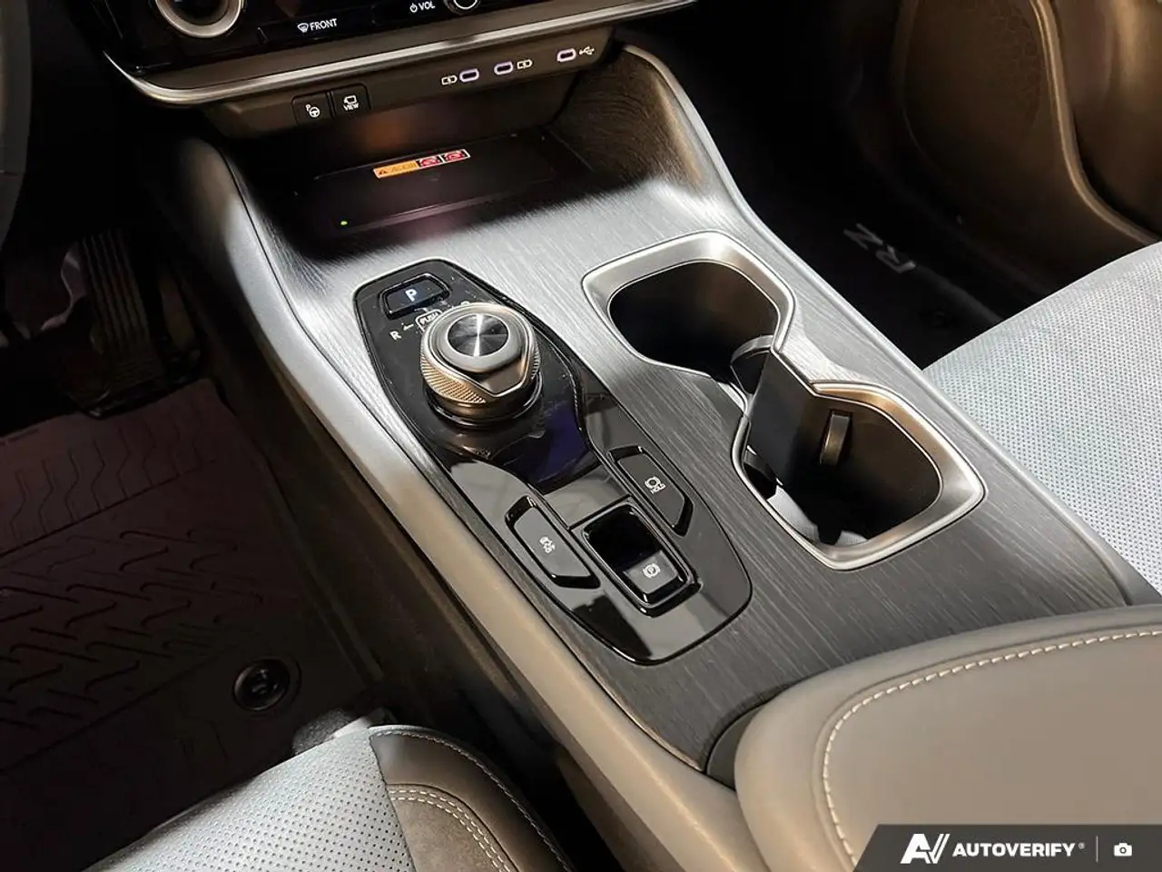 Lexus RZ снимка Lexus RZ