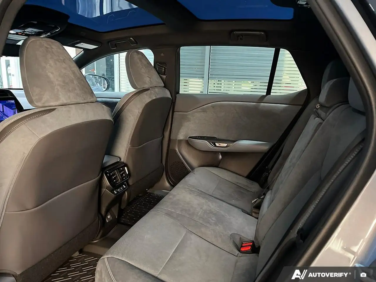 Lexus RZ снимка Lexus RZ