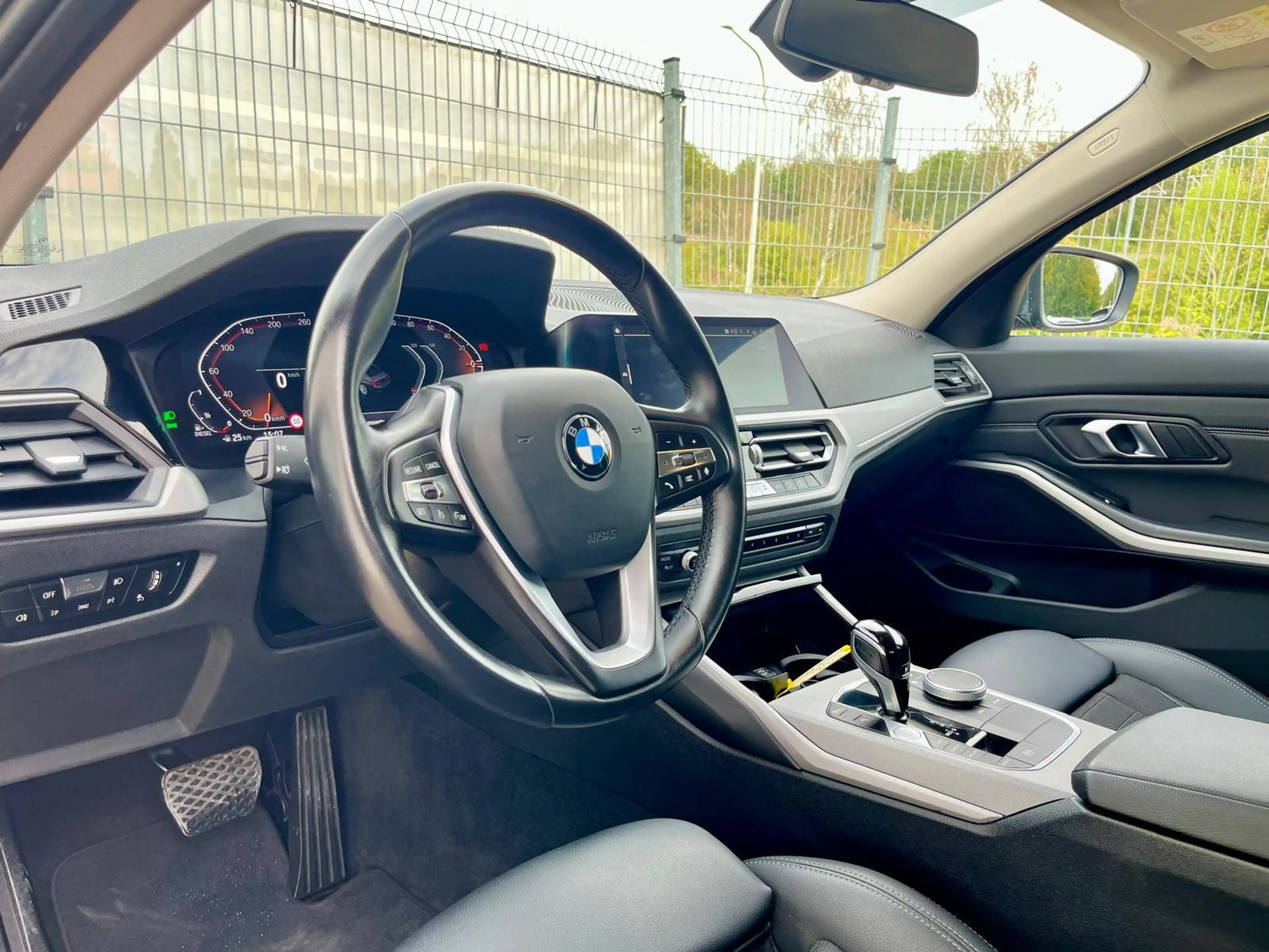 BMW 316 dA MHEV BOITE-AUTO/FULL-LED/NAVI/CARPLAY/MI-CUIR/CLIM-AUTO/PDC — photo 11