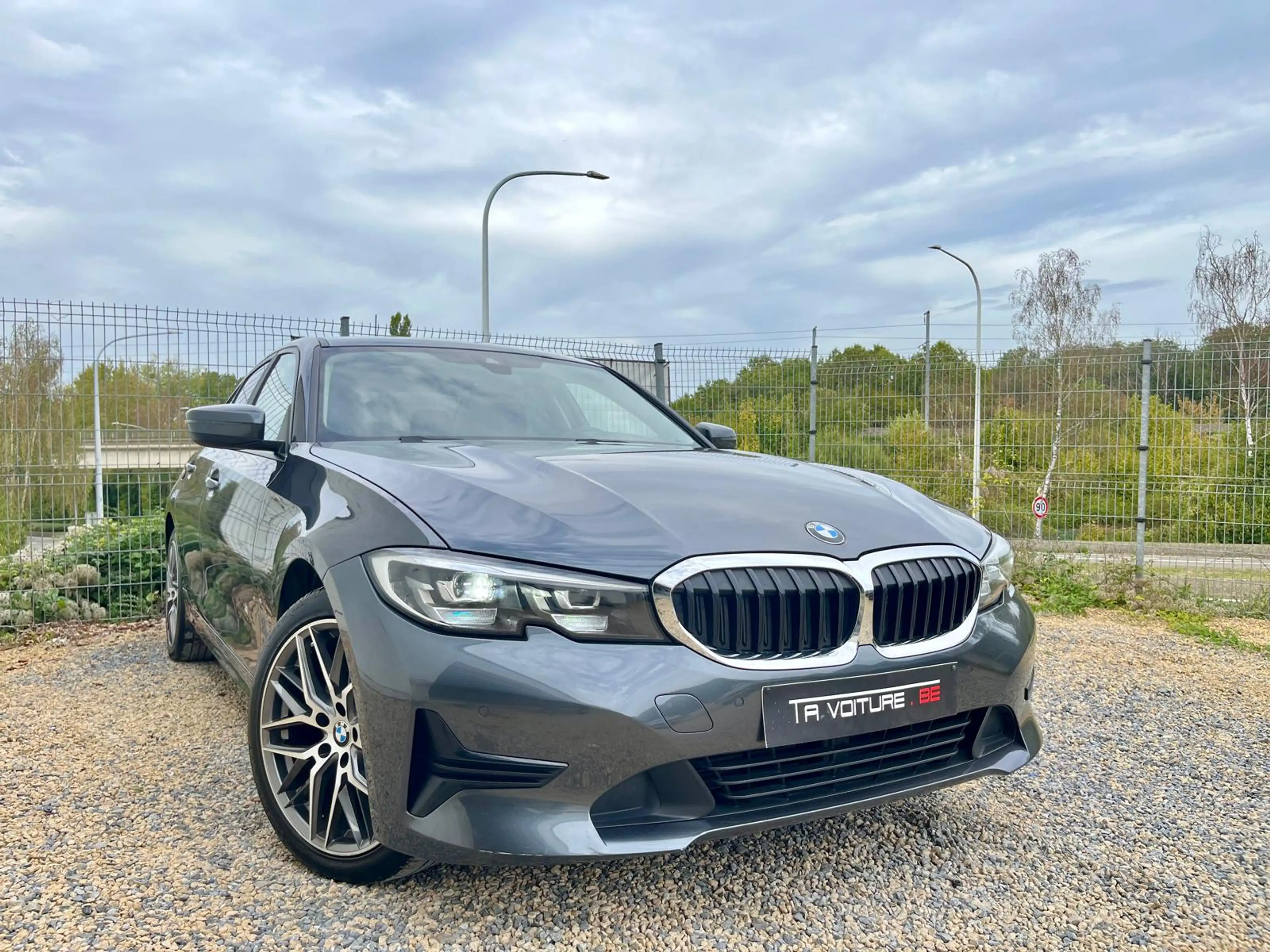 BMW 316 dA MHEV BOITE-AUTO/FULL-LED/NAVI/CARPLAY/MI-CUIR/CLIM-AUTO/PDC