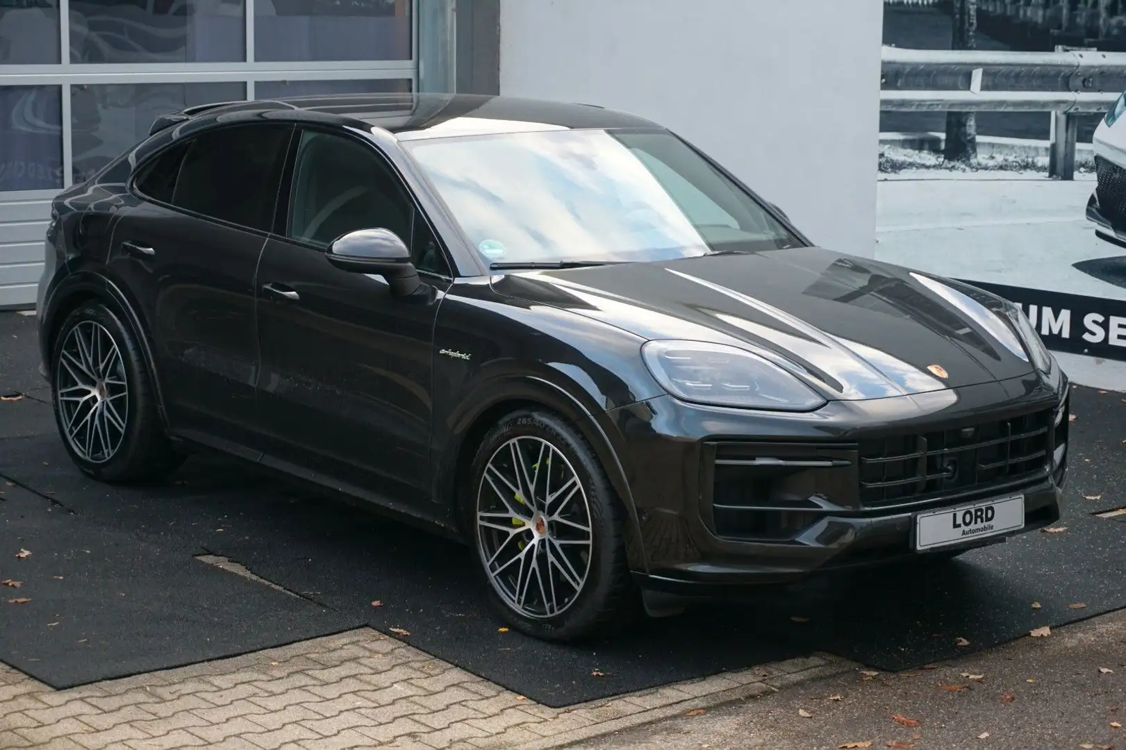 Porsche Cayenne Coupe E-Hybrid*SportDesign*Luft* BOSE* Noir - 1