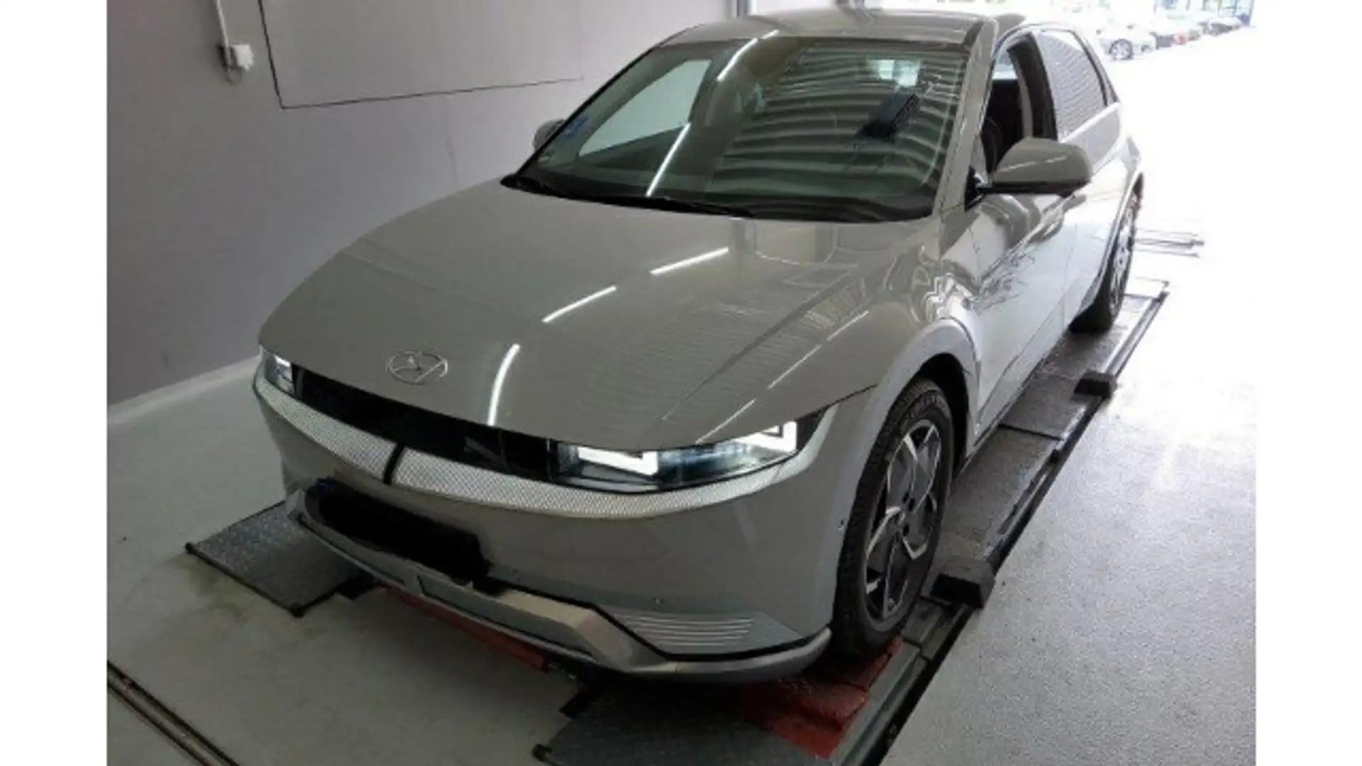 Hyundai IONIQ 5 Uniq *ACC*LED*NAVI*HdUp*R-KAM*LANE*19''* Grau - 2