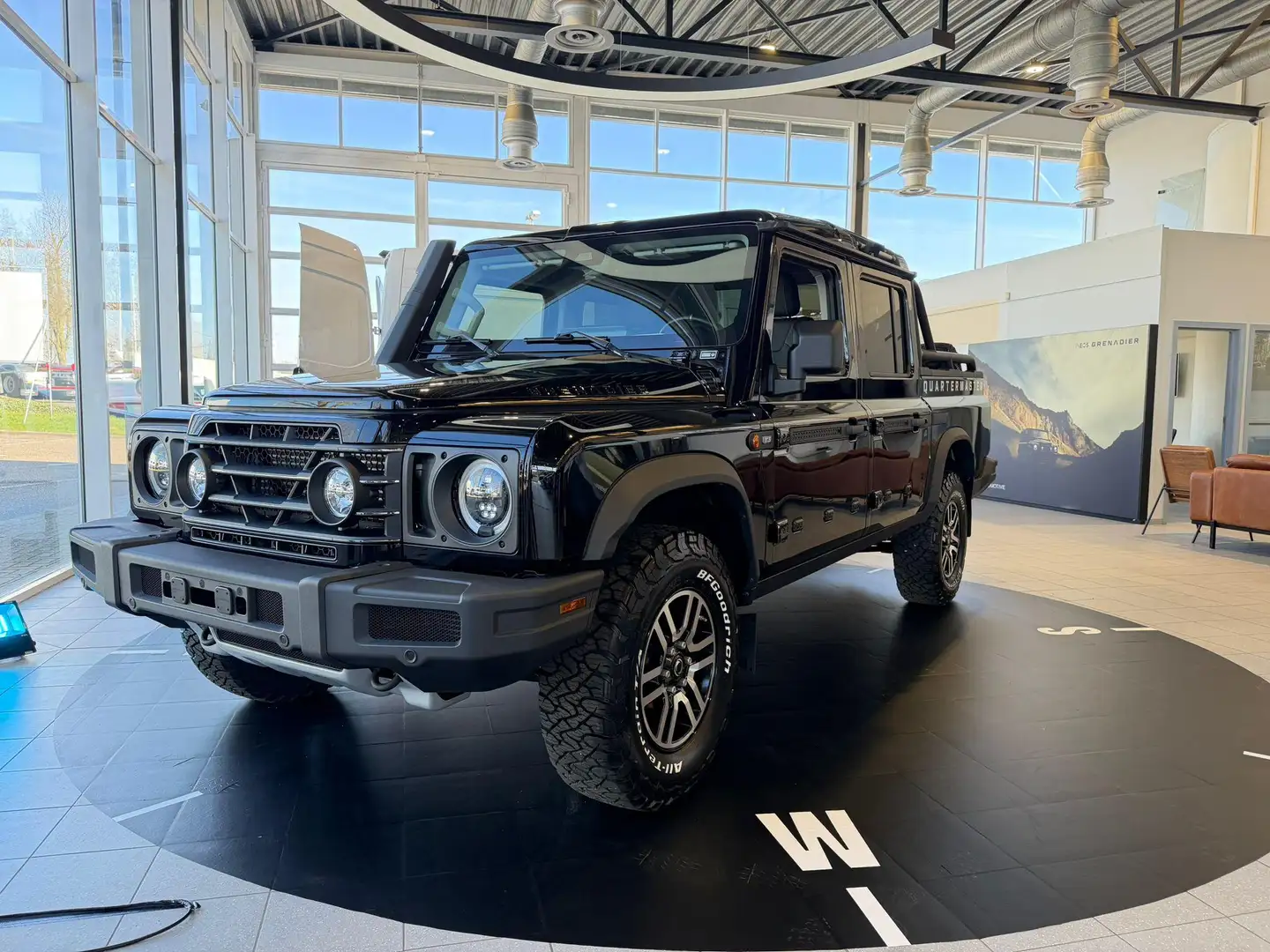 Ineos Sonstige Quartermaster 5 St 3.0L TwTurbo Diesel Trialmaster Schwarz - 1
