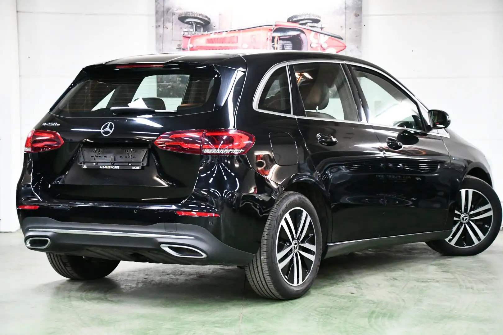 Mercedes-Benz B 250 Luxury Line, Cuir, Ambiance LED, Sièges Chauf - 2