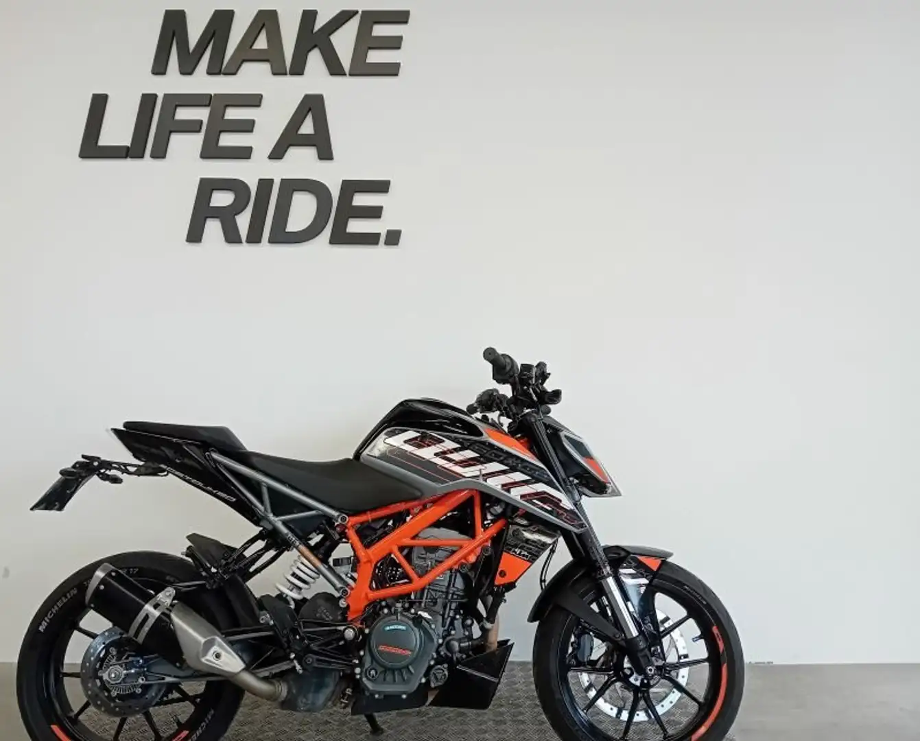 KTM 125 Duke Naranja - 1
