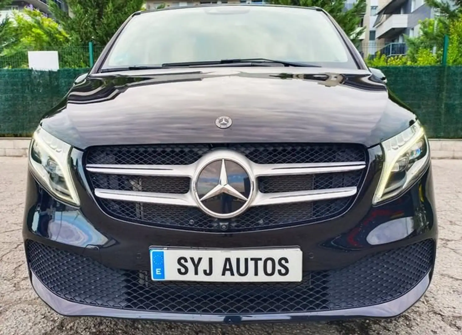Mercedes-Benz V 220 d Avantgarde Largo Negro - 2