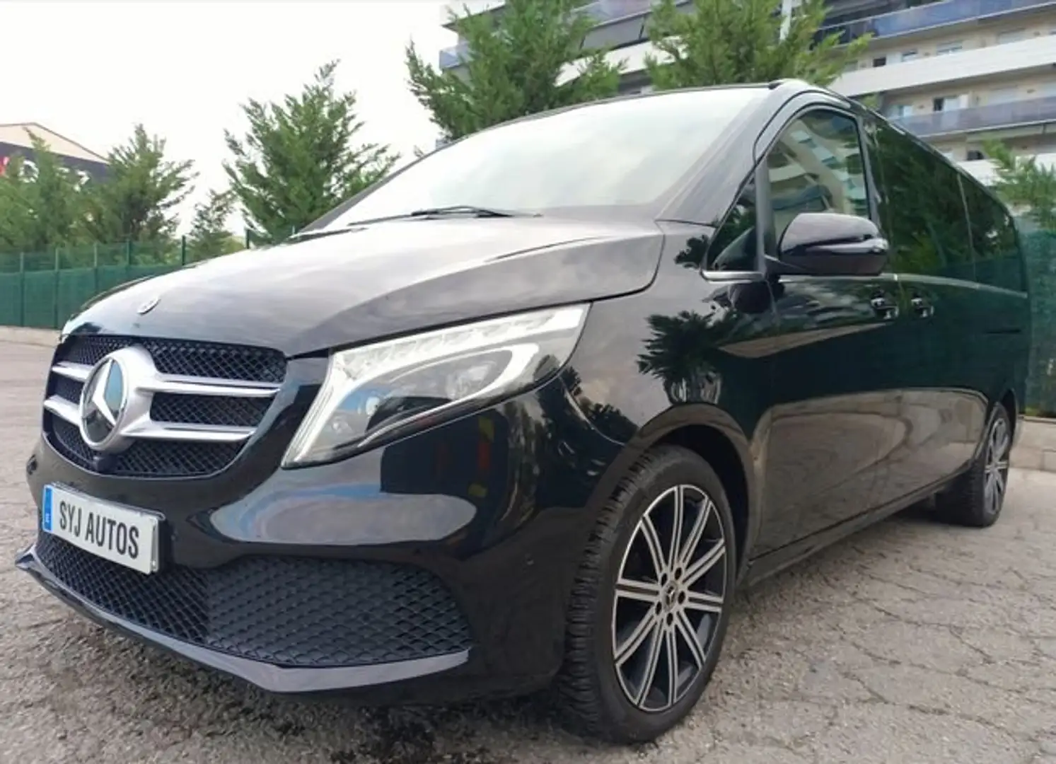 Mercedes-Benz V 220 d Avantgarde Largo Negro - 1