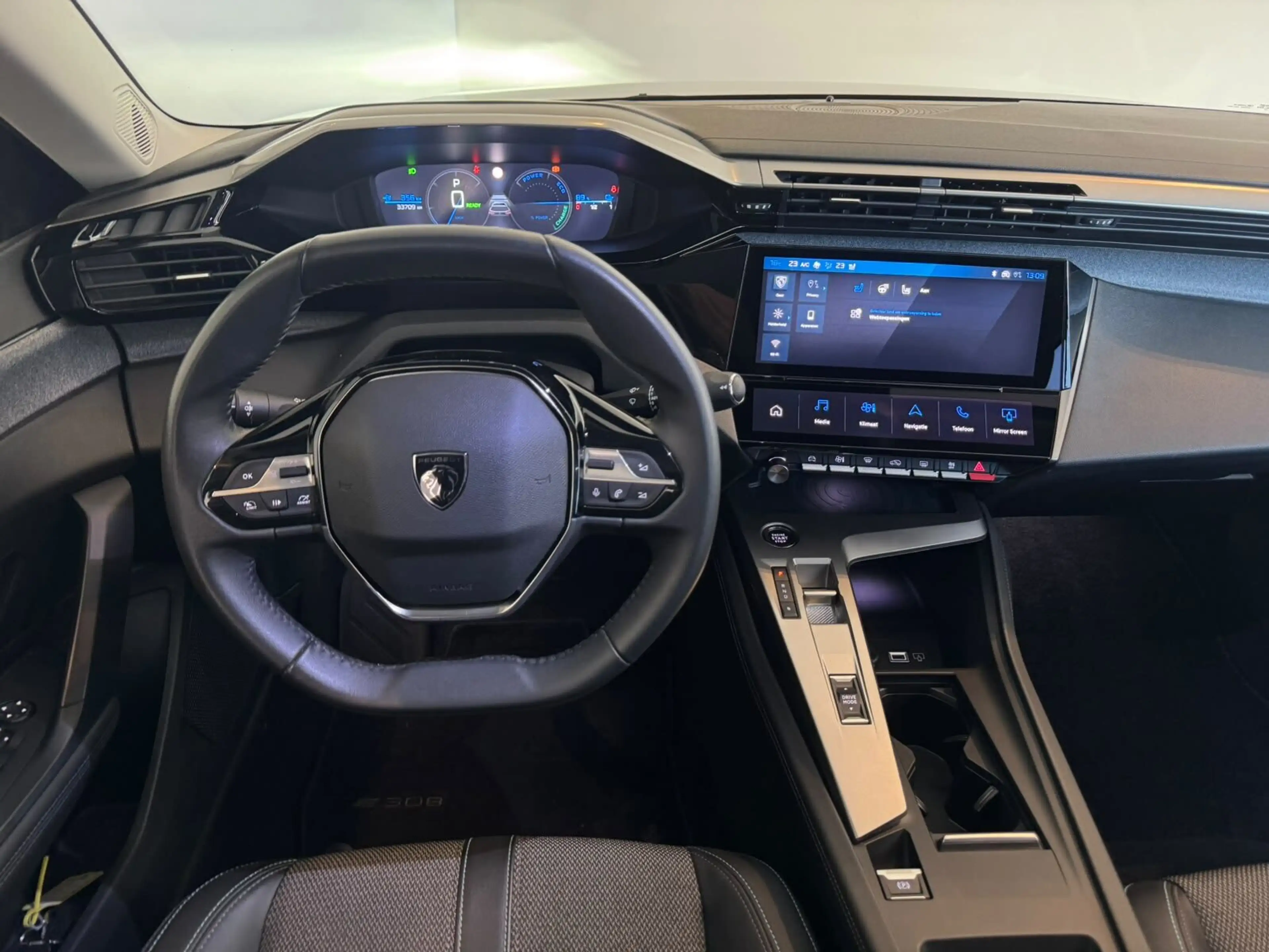 Peugeot 308 e-308 SW Allure EV 54 kWh — photo 5