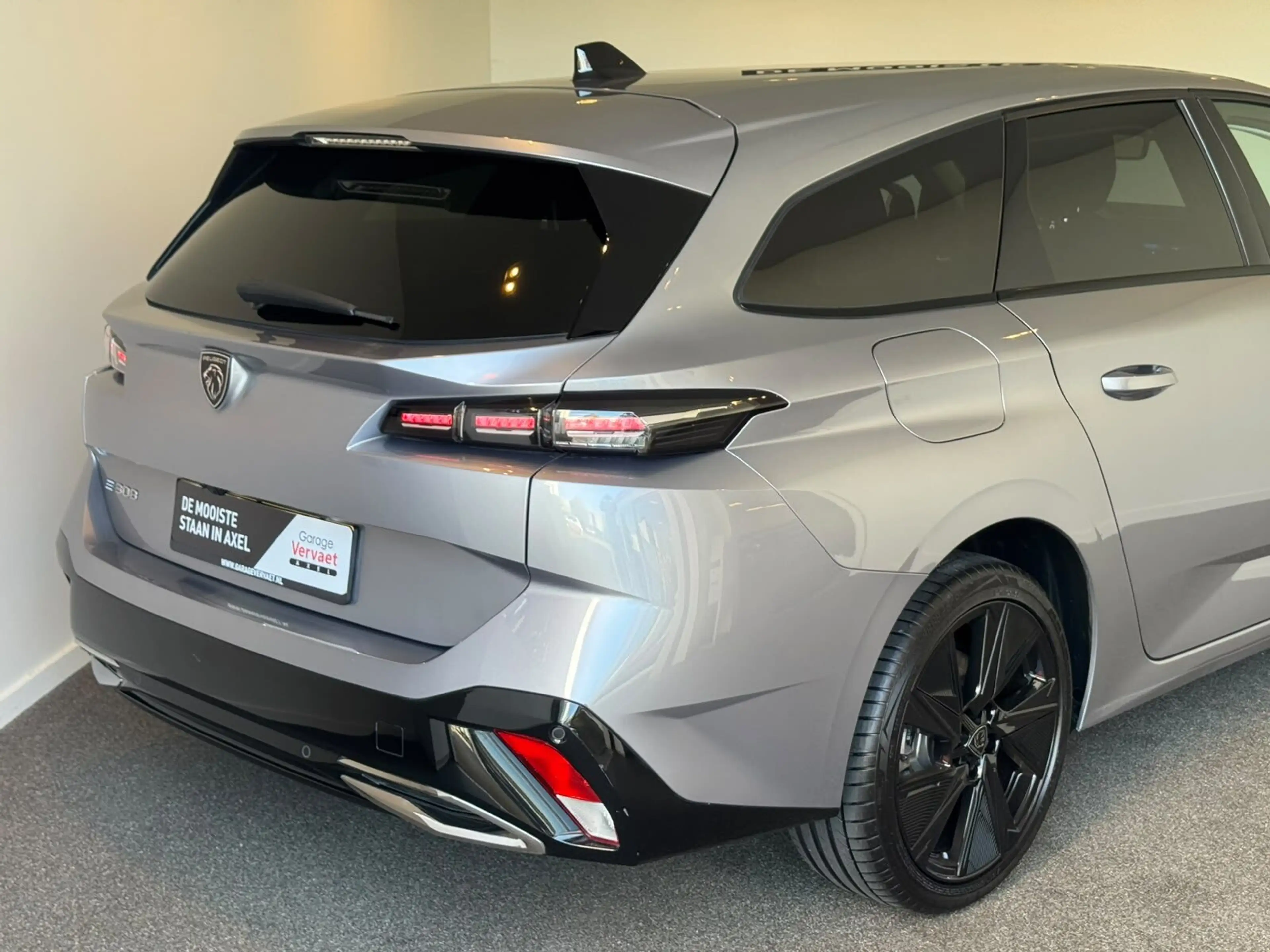 Peugeot 308 e-308 SW Allure EV 54 kWh — photo 13