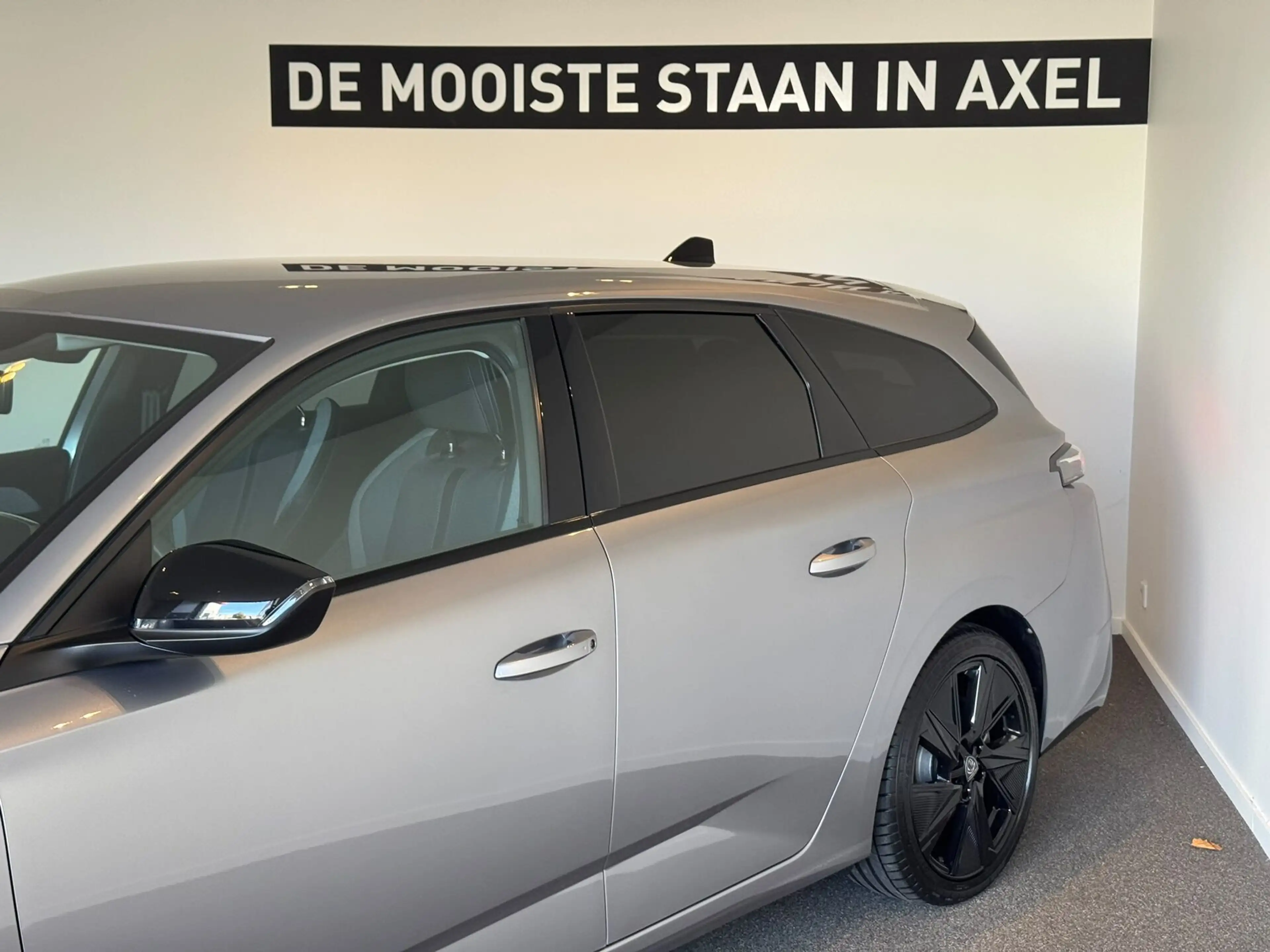Peugeot 308 e-308 SW Allure EV 54 kWh — photo 8