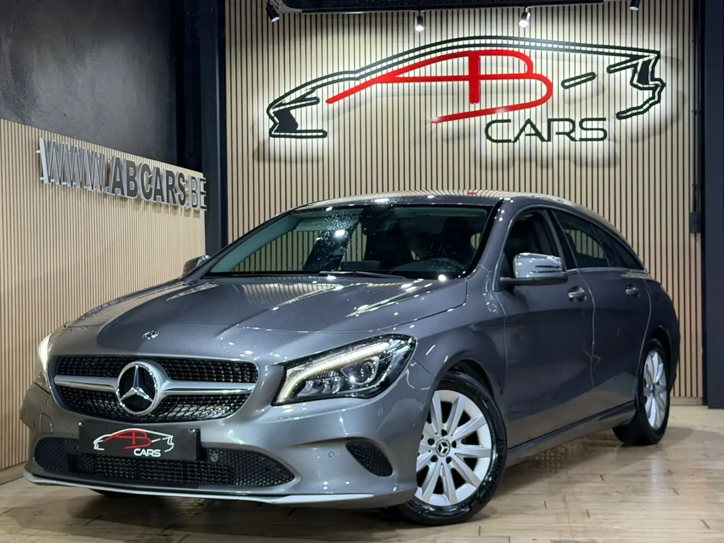 Mercedes-Benz CLA 180 * GARANTIE 12 MOIS * SHOOTING BRAKE * Grijs - 1