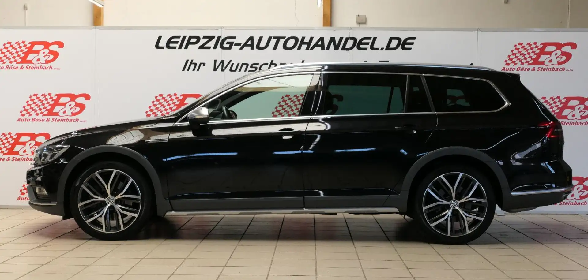 Volkswagen Passat Alltrack Passat Variant Alltrack 4Motion*LED*SHZ*AHK*PANO Nero - 2