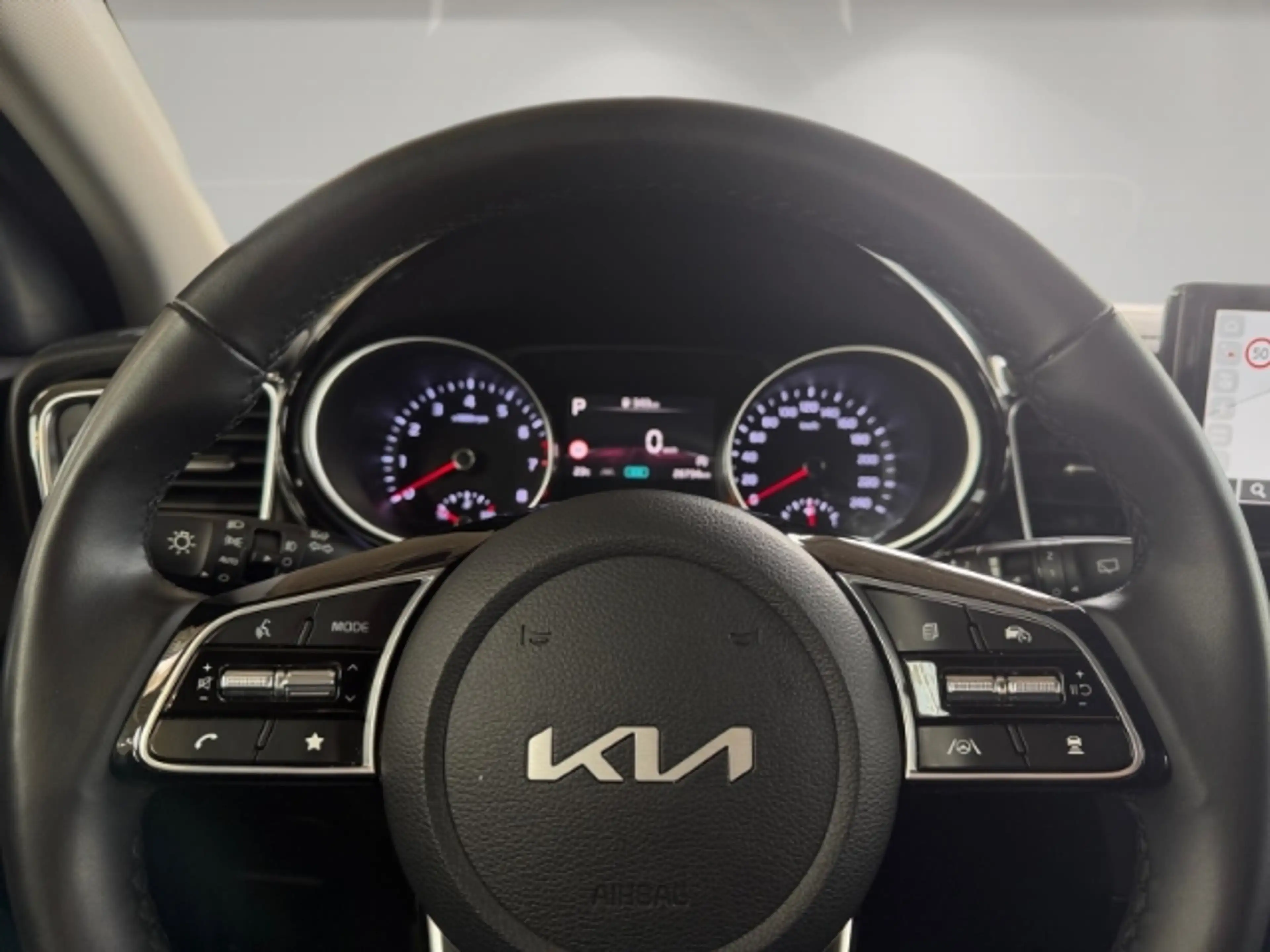 Kia Ceed SW / cee'd SW Sportswagon Edition 1.5 T-GDI Ultimate Navi+Sitzhe — photo 8