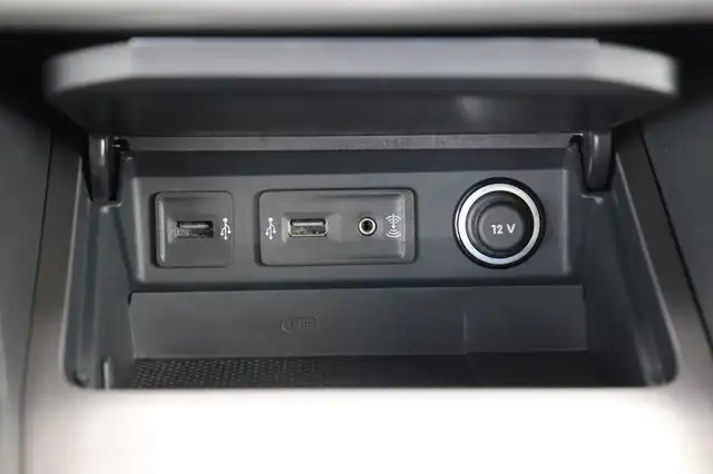 Volkswagen Golf Sportsvan view 19