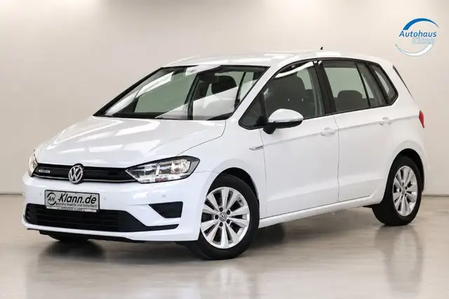 Volkswagen Golf view 3