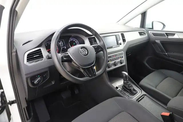 Volkswagen Golf view 13