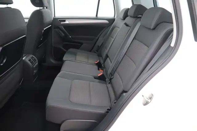 Volkswagen Golf view 11