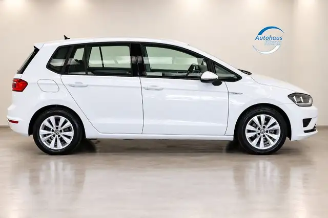 Volkswagen Golf view 5