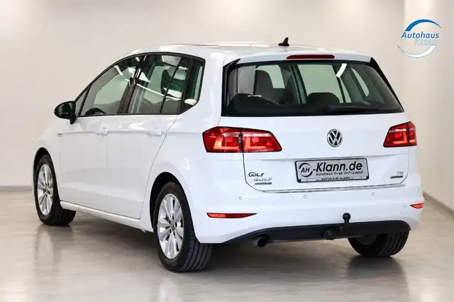 Volkswagen Golf view 6