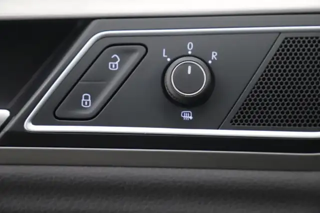 Volkswagen Golf Sportsvan view 29