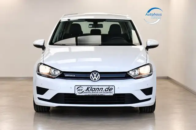 Volkswagen Golf view 2