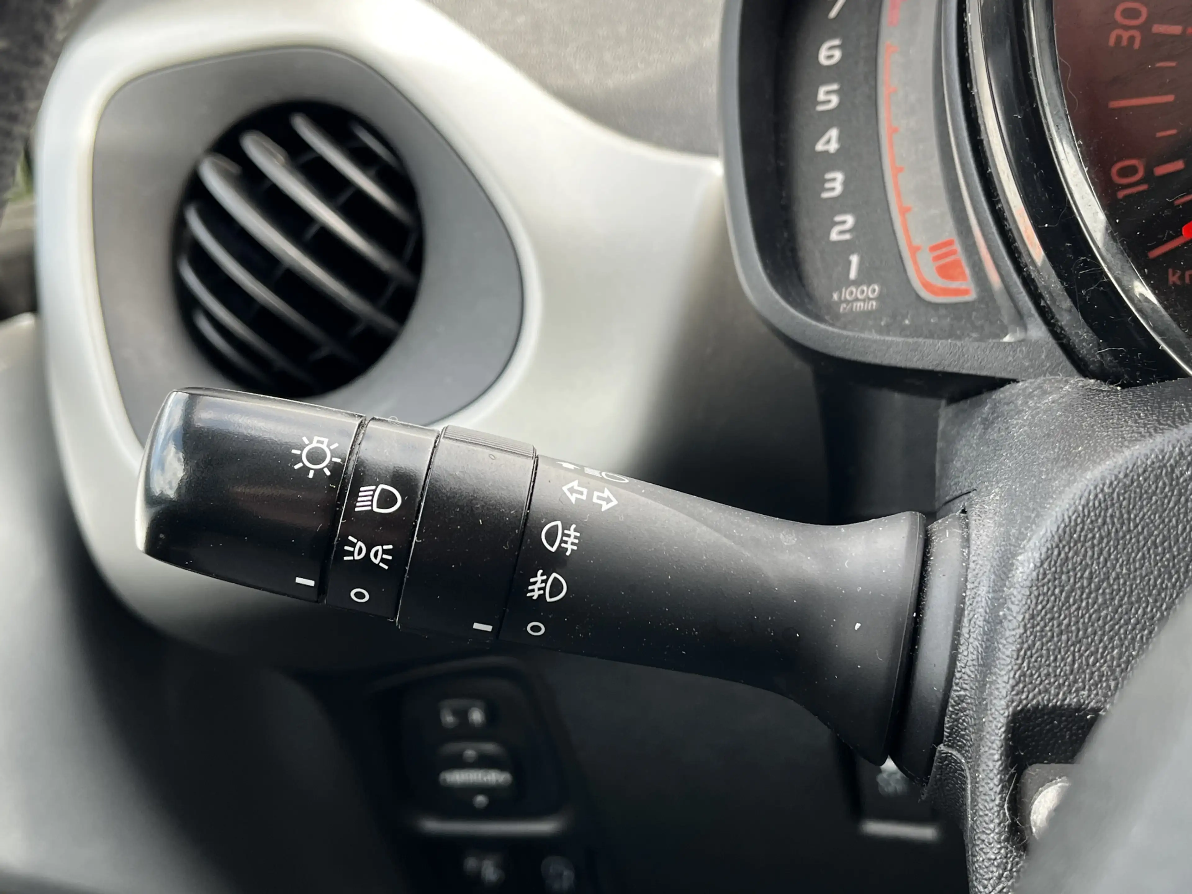 Toyota Aygo 1.0 VVT-i x-play Airco camera Slechts 37178 km — photo 16
