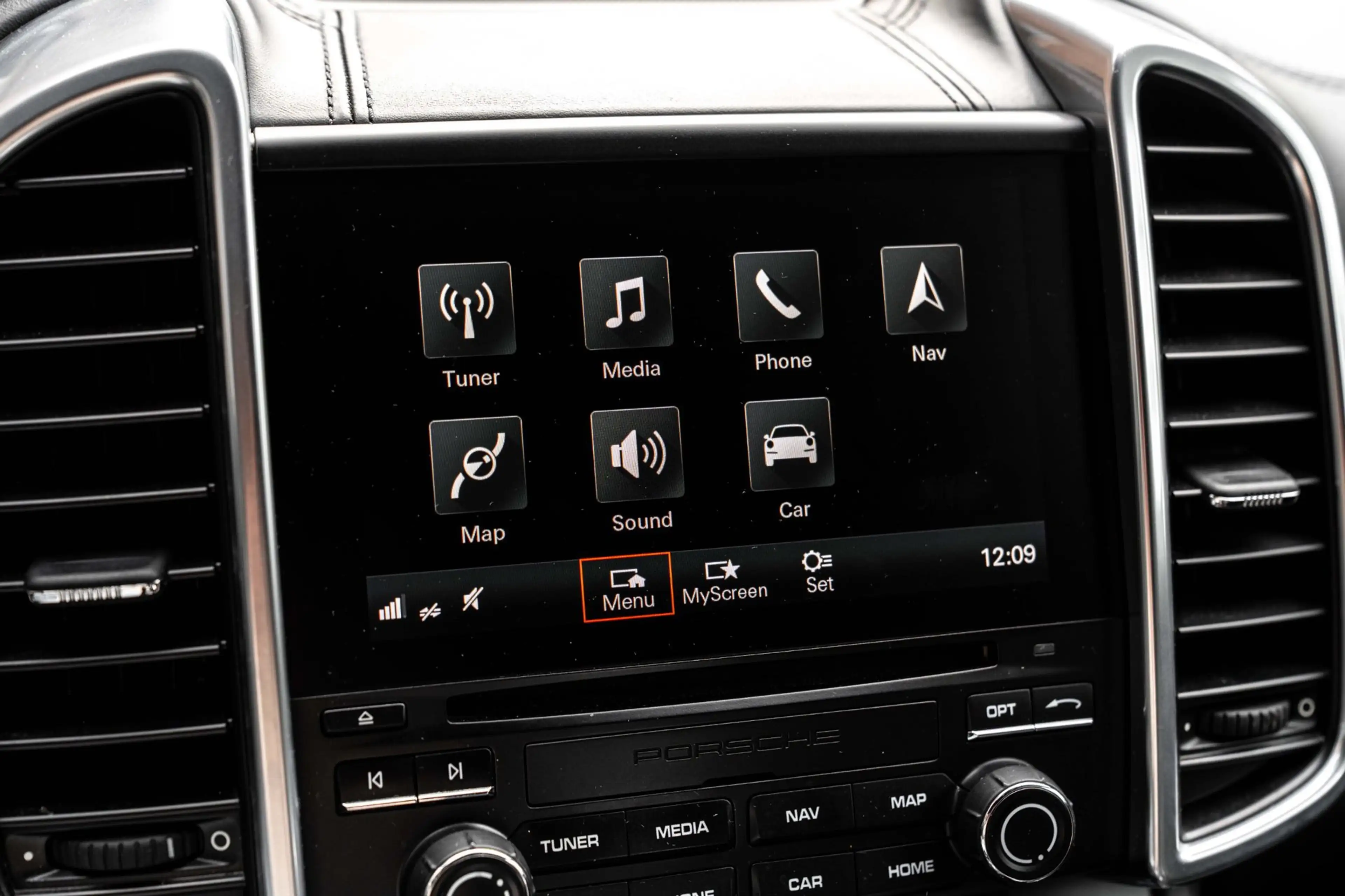 Porsche Cayenne 3.0 S E-Hybrid 416 PK Adaptive Sport Chrono Trekha — photo 25