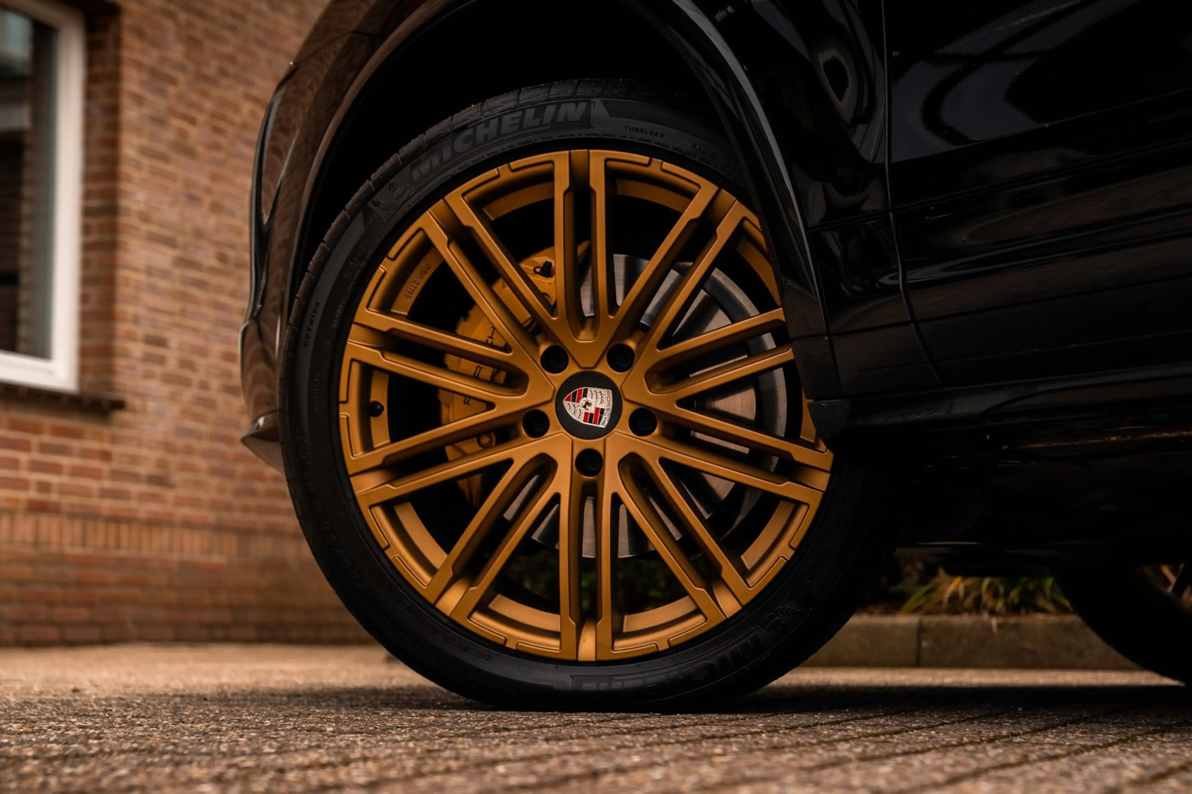 Porsche Cayenne 3.0 S E-Hybrid 416 PK Adaptive Sport Chrono Trekha — photo 3